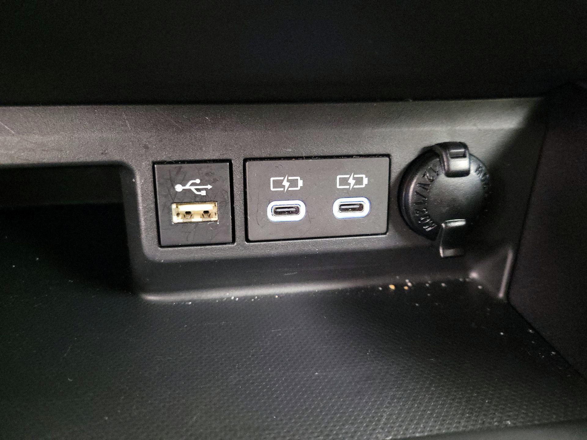 Thumbnail: 2024 Toyota Highlander - 18