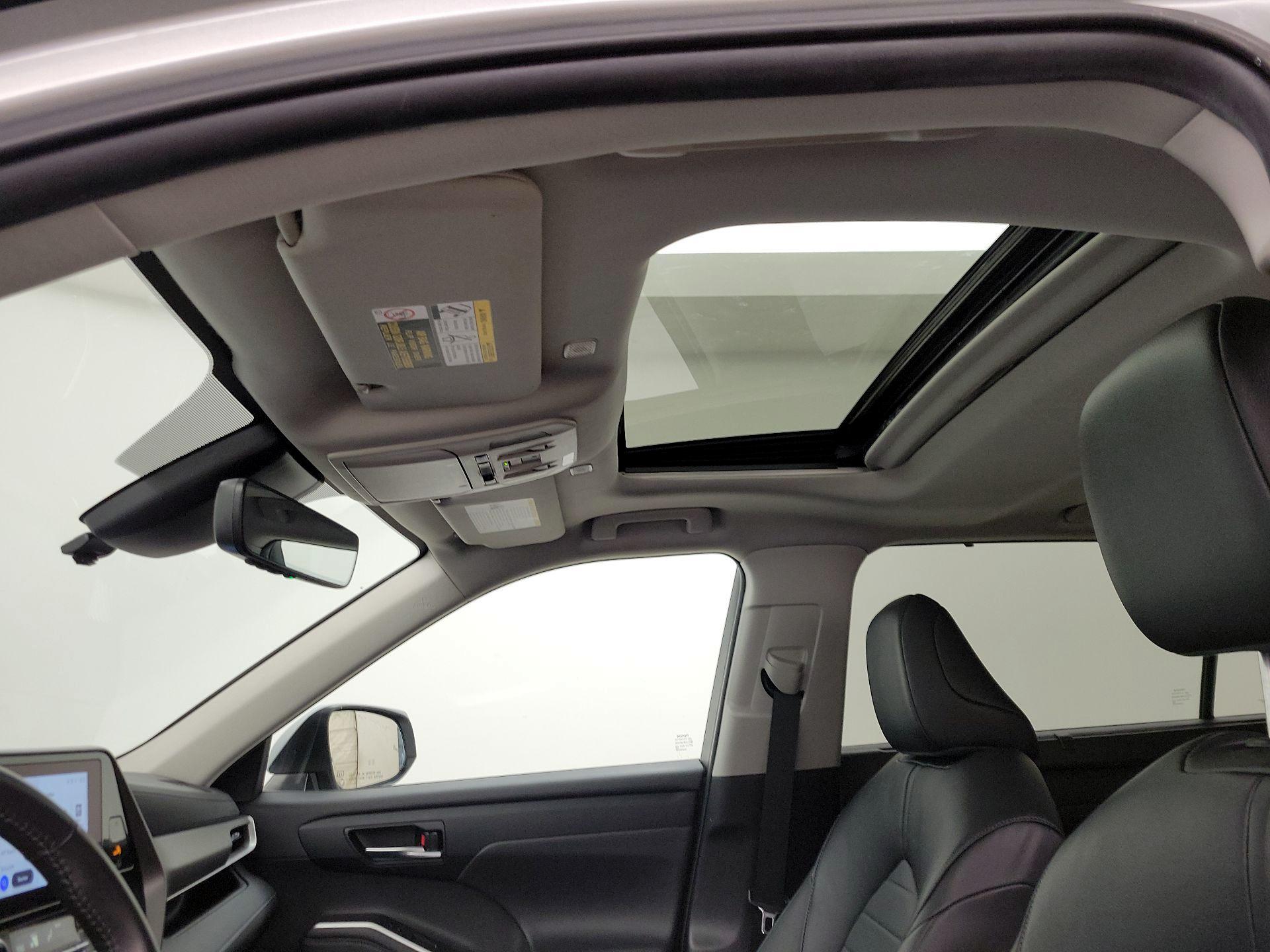 Thumbnail: 2024 Toyota Highlander - 19