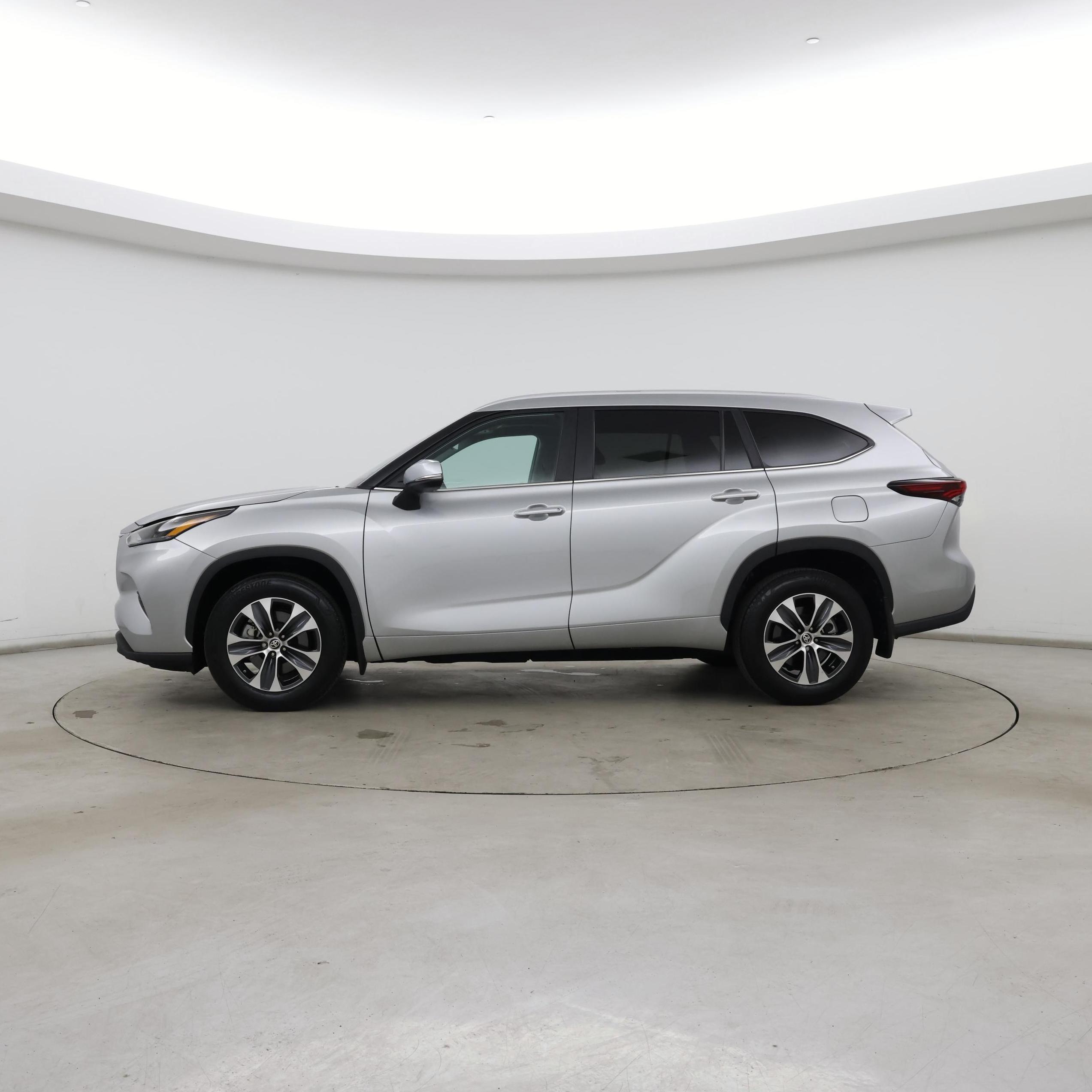 Thumbnail: 2024 Toyota Highlander - 3