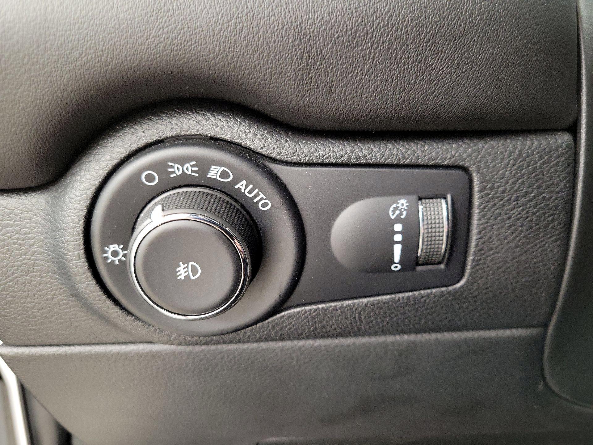 Thumbnail: 2021 Dodge Durango - 13