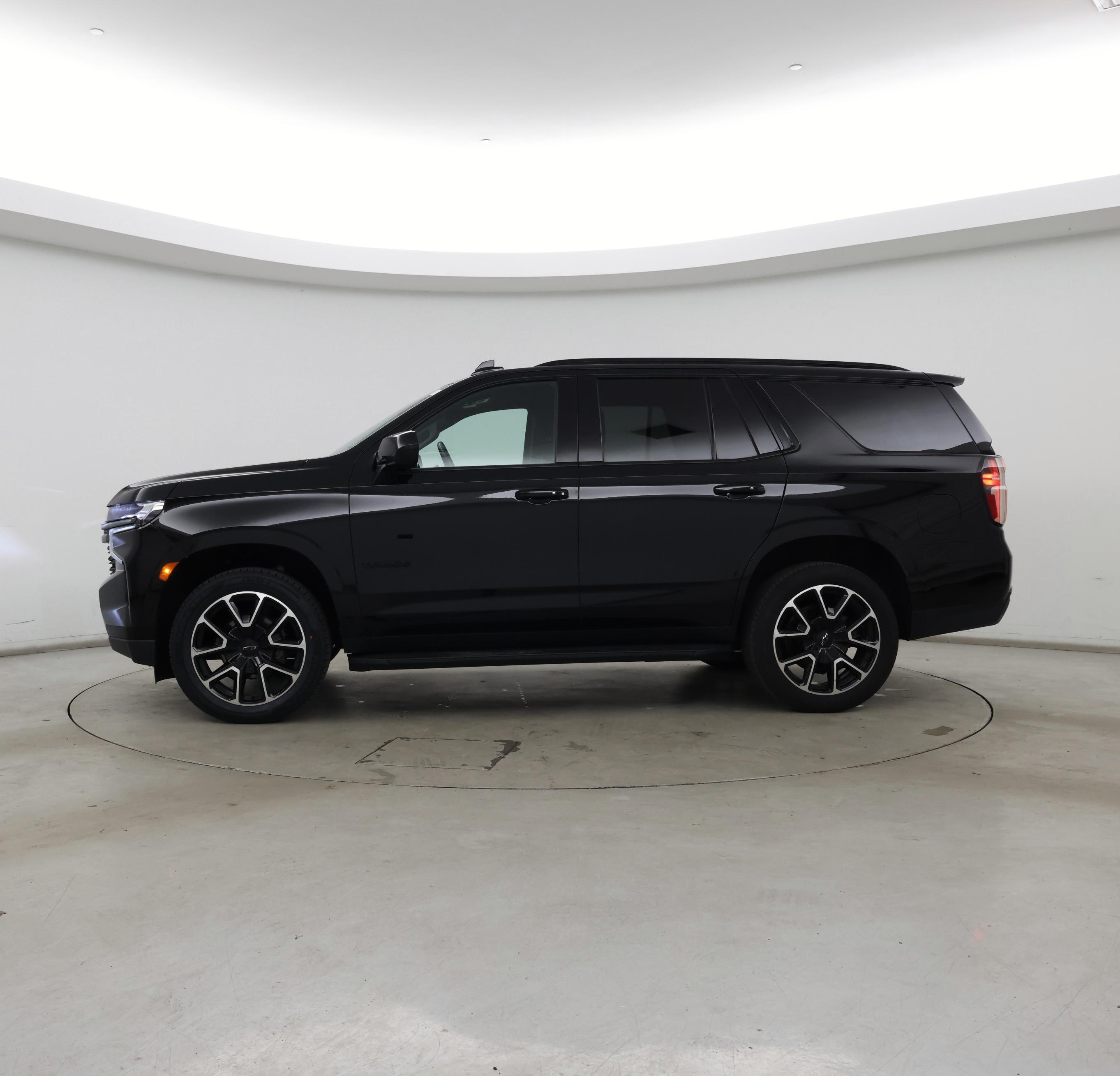 Thumbnail: 2021 Chevrolet Tahoe - 3