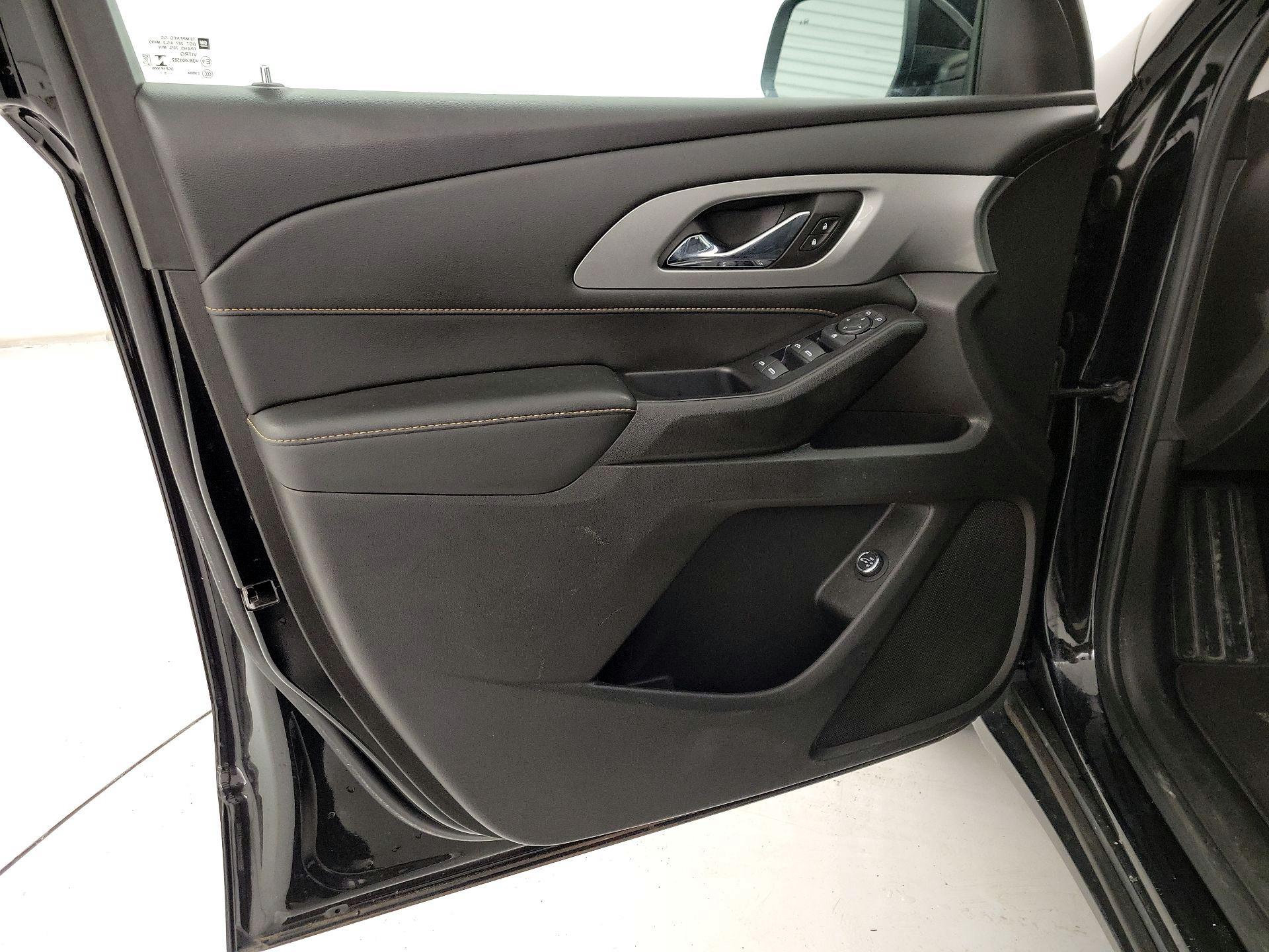 Thumbnail: 2021 Chevrolet Traverse - 12