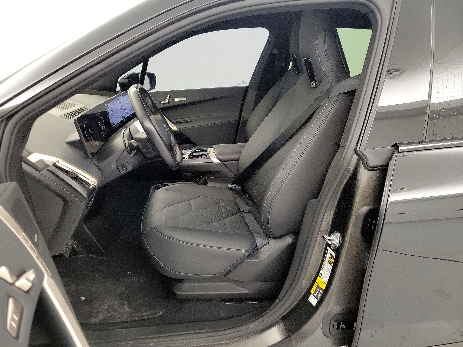 Thumbnail: 2022 BMW iX - 11