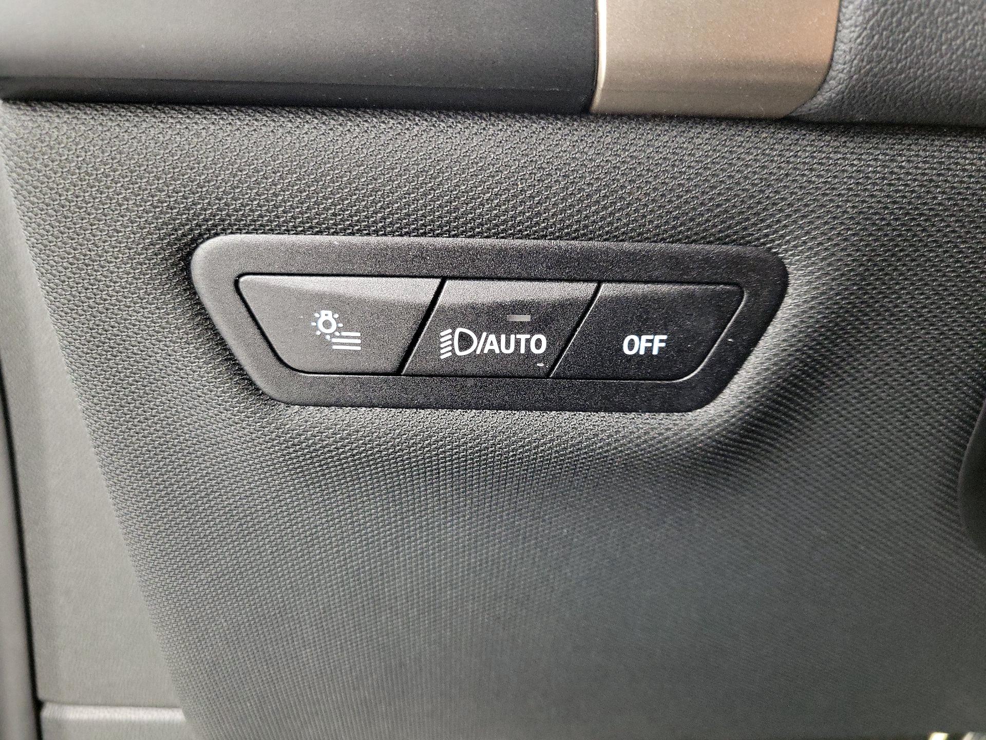 Thumbnail: 2022 BMW iX - 13