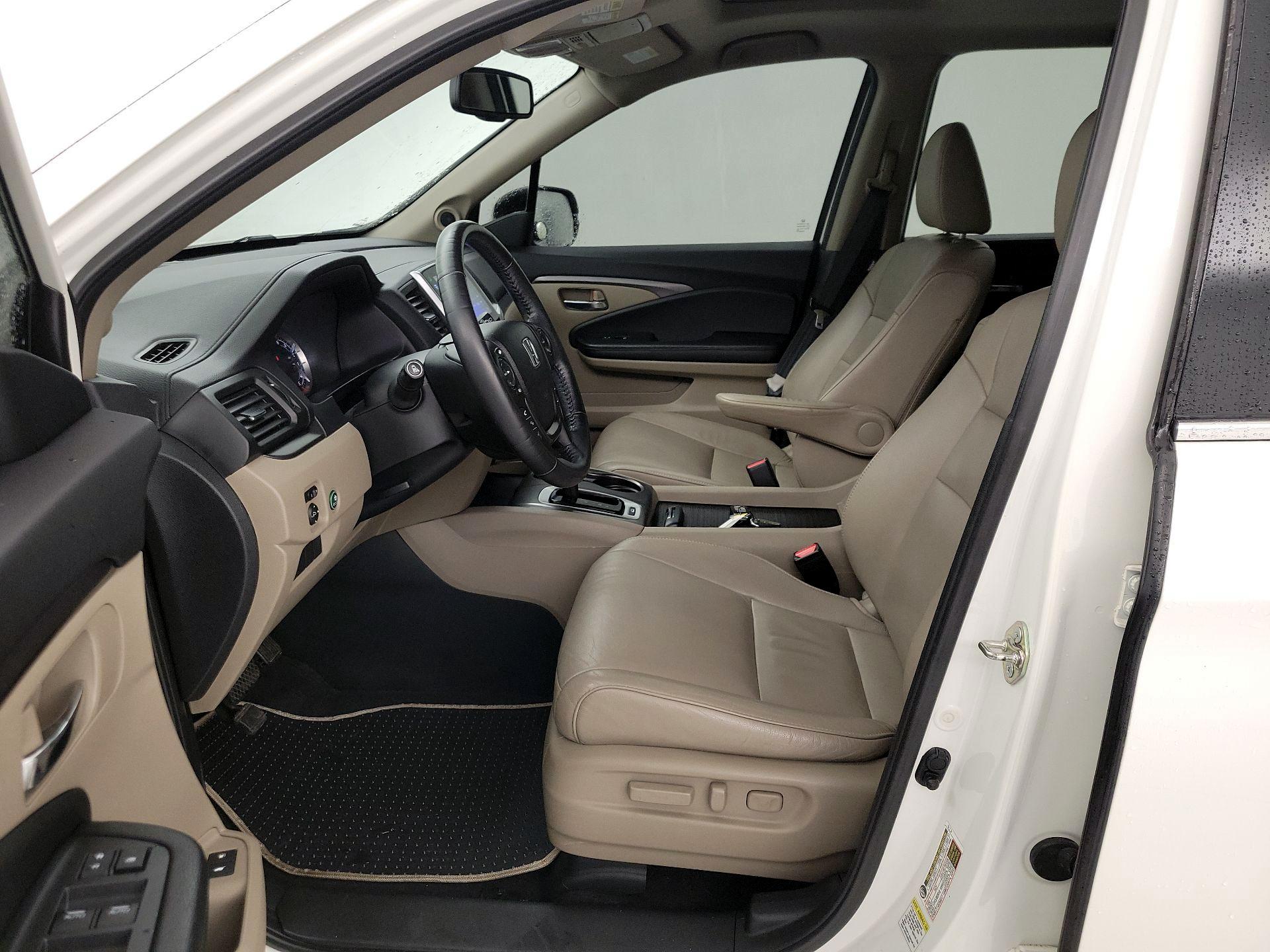 Thumbnail: 2016 Honda Pilot - 11