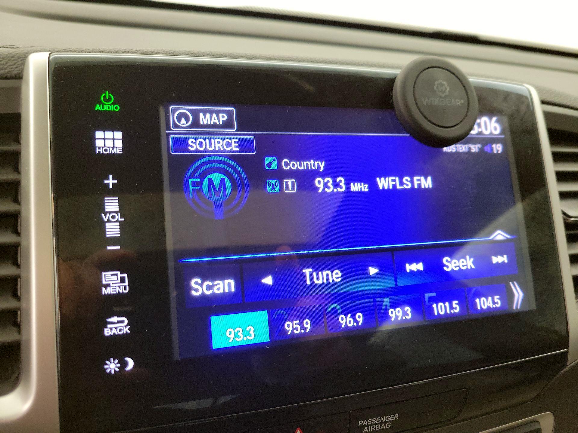 Thumbnail: 2016 Honda Pilot - 15