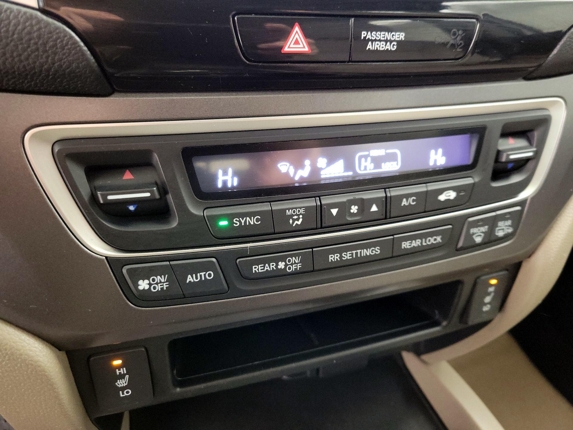 Thumbnail: 2016 Honda Pilot - 16