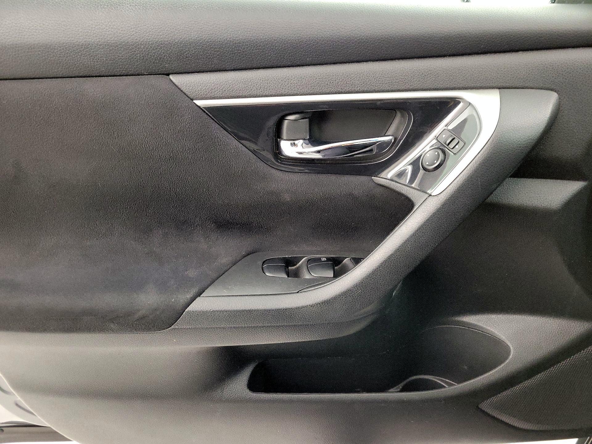 Thumbnail: 2014 Nissan Altima - 12