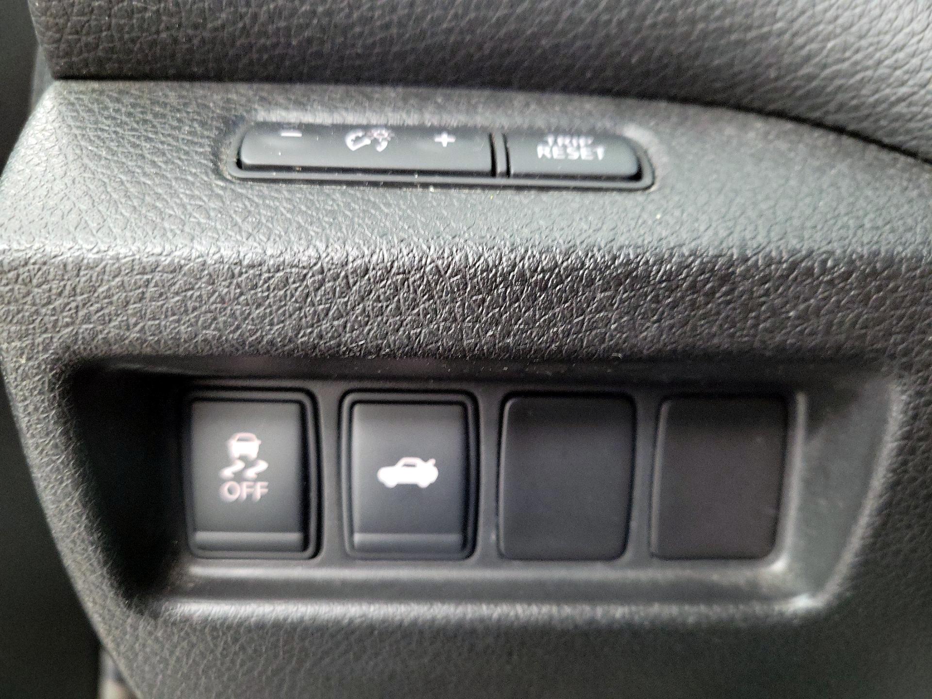 Thumbnail: 2014 Nissan Altima - 13