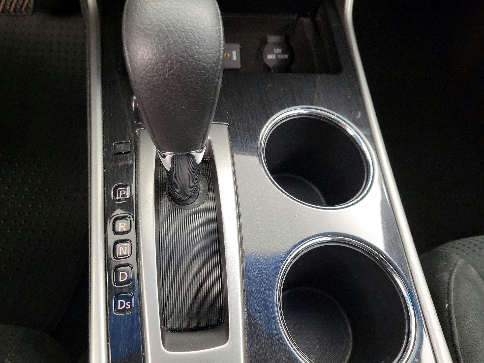 Thumbnail: 2014 Nissan Altima - 17