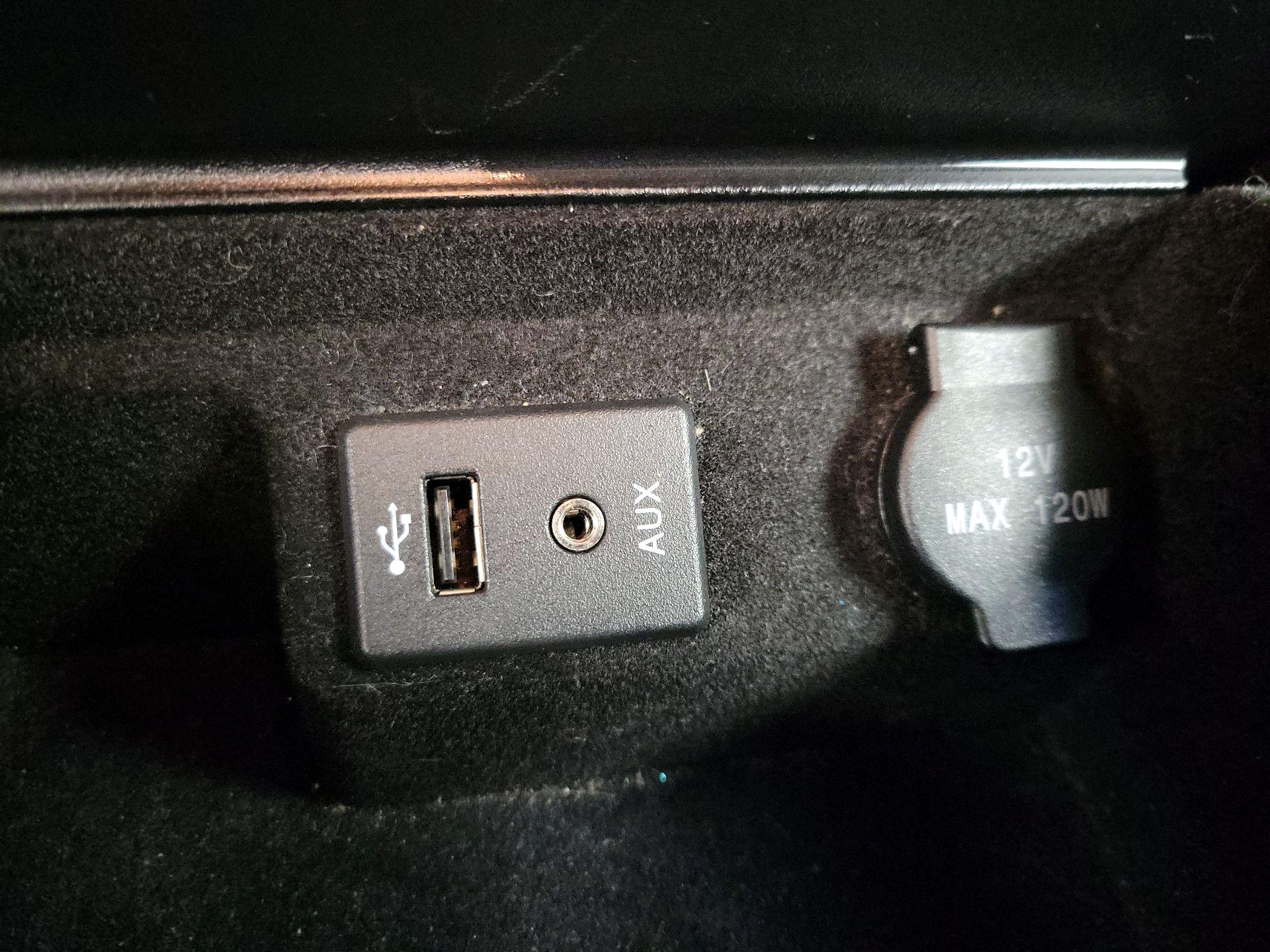 Thumbnail: 2014 Nissan Altima - 18