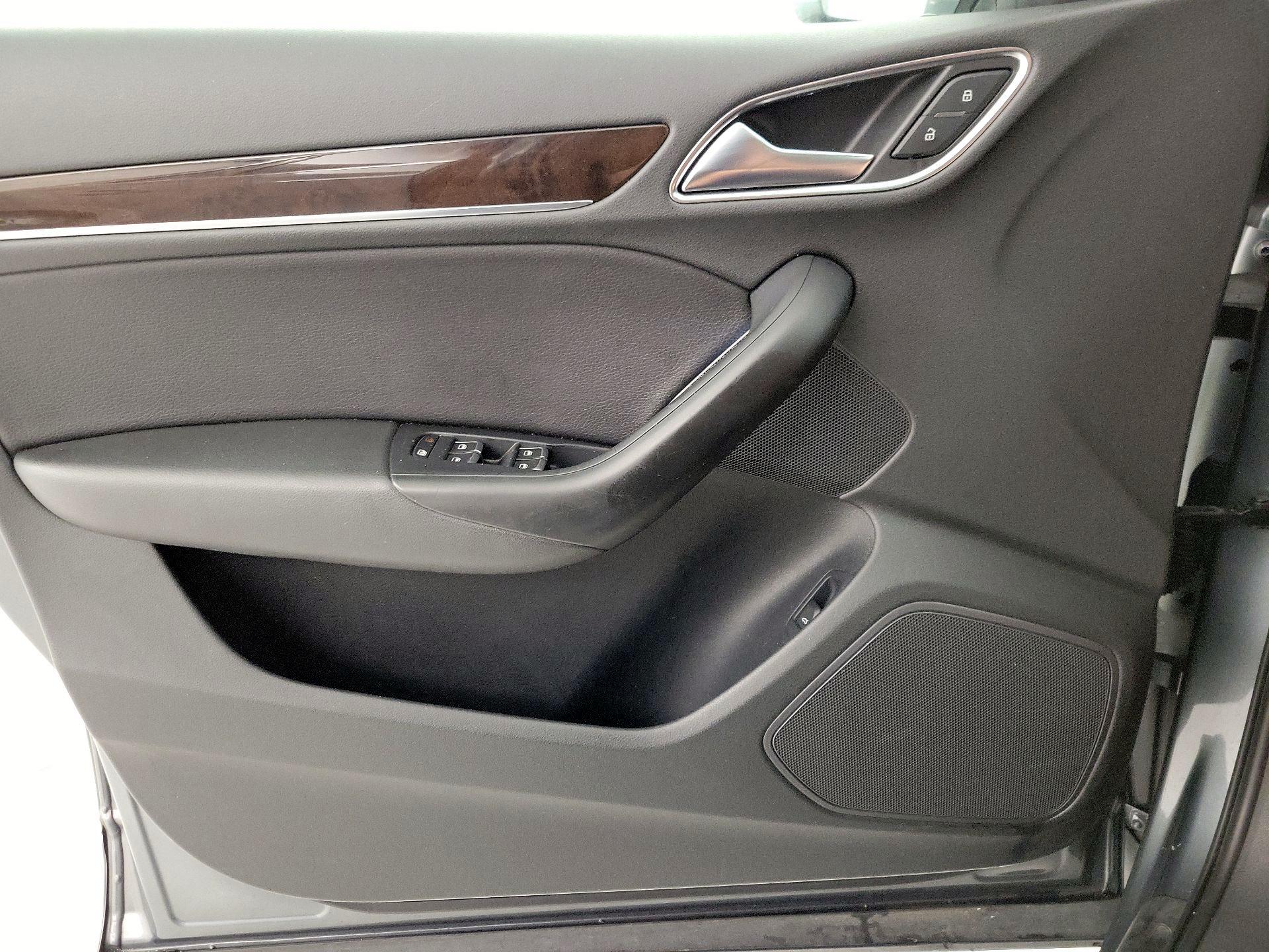 Thumbnail: 2016 Audi Q3 - 12