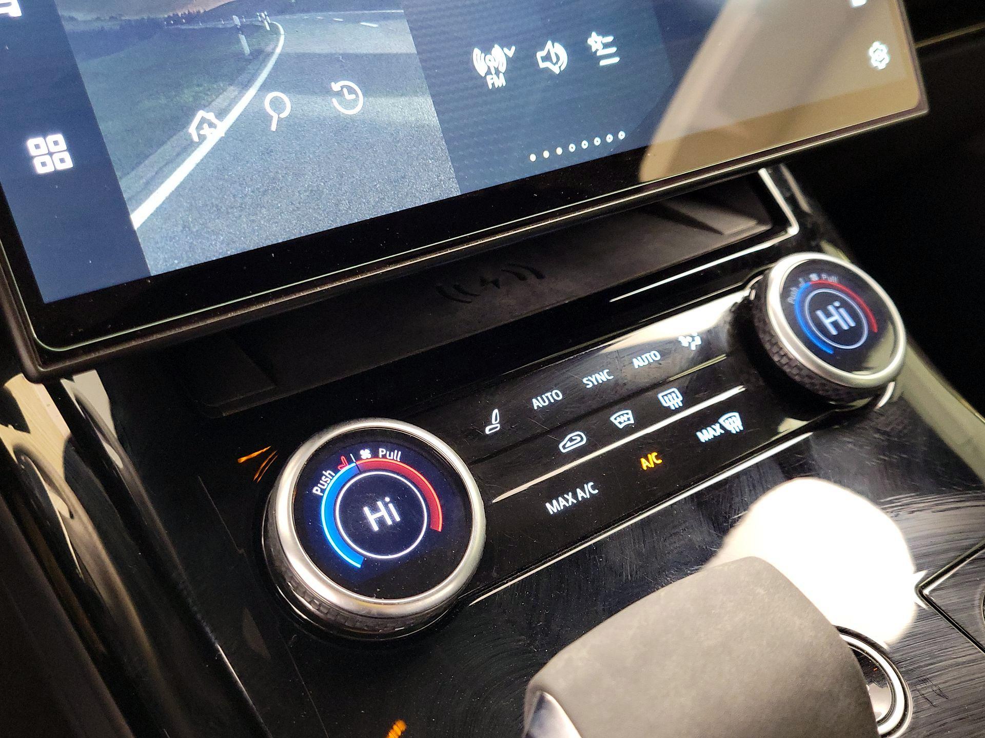 Thumbnail: 2023 Land Rover Range Rover Sport - 17