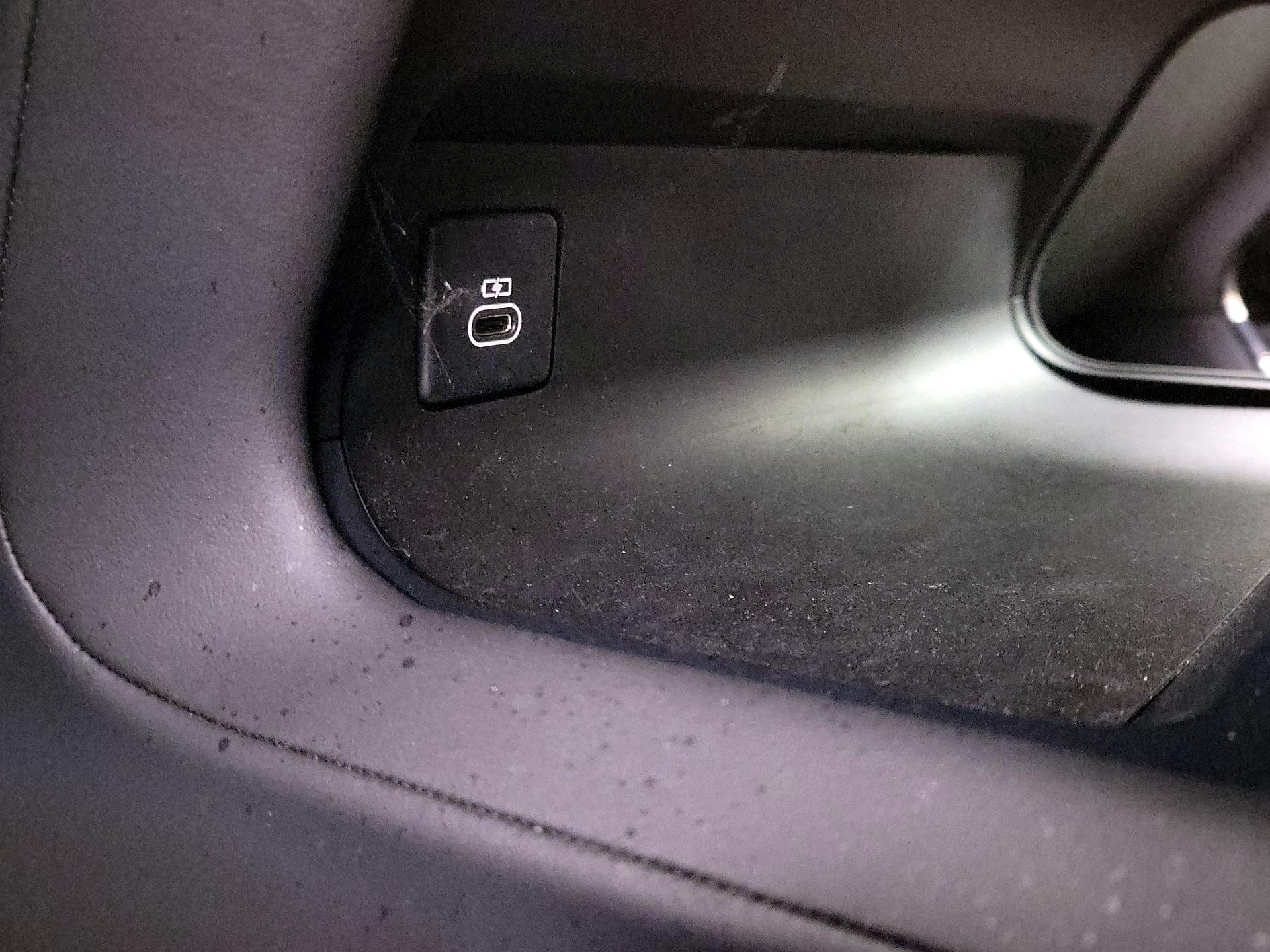 Thumbnail: 2023 Land Rover Range Rover Sport - 19