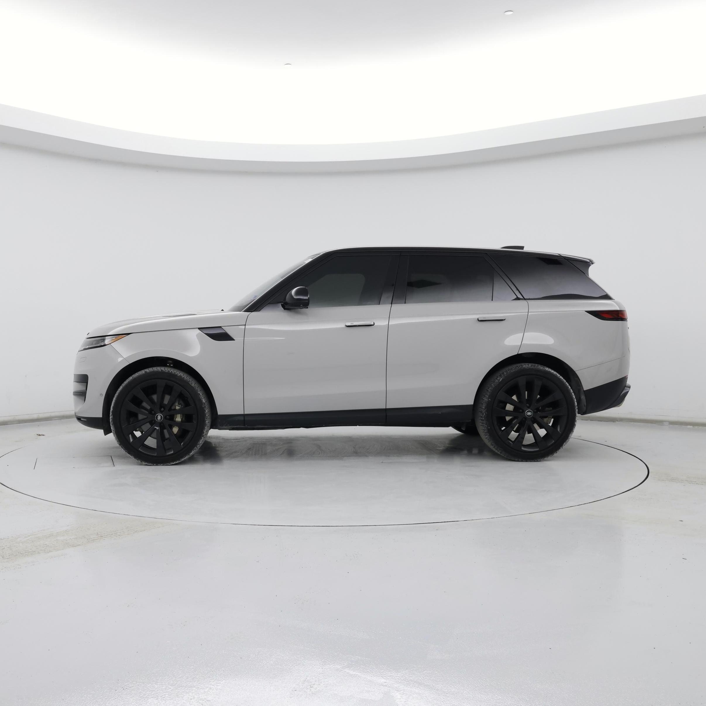 Thumbnail: 2023 Land Rover Range Rover Sport - 3