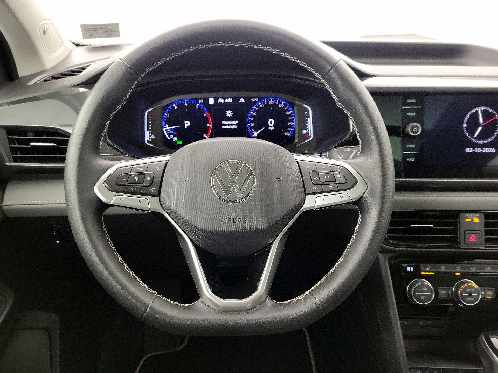 Thumbnail: 2023 Volkswagen Taos - 10