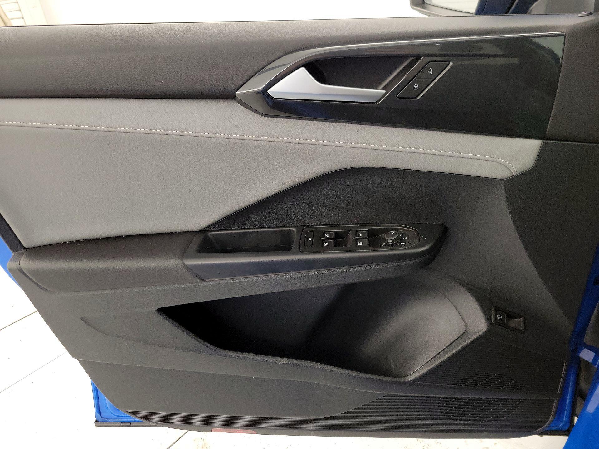 Thumbnail: 2023 Volkswagen Taos - 12