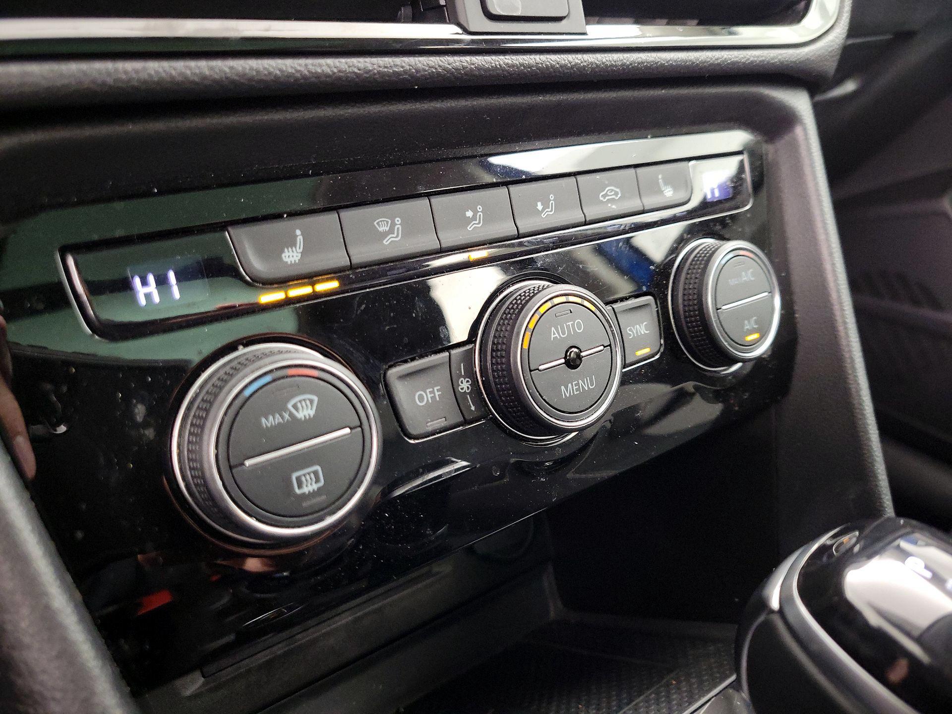 Thumbnail: 2023 Volkswagen Taos - 16