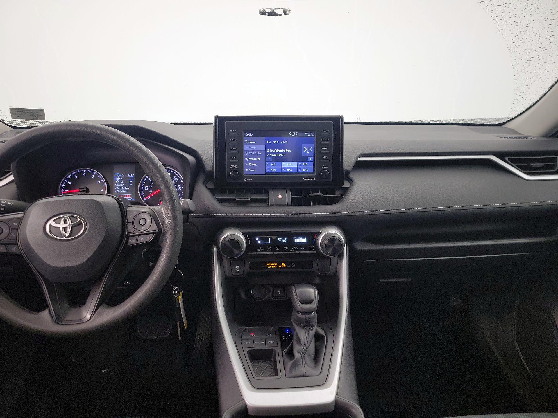 Thumbnail: 2021 Toyota RAV4 - 9