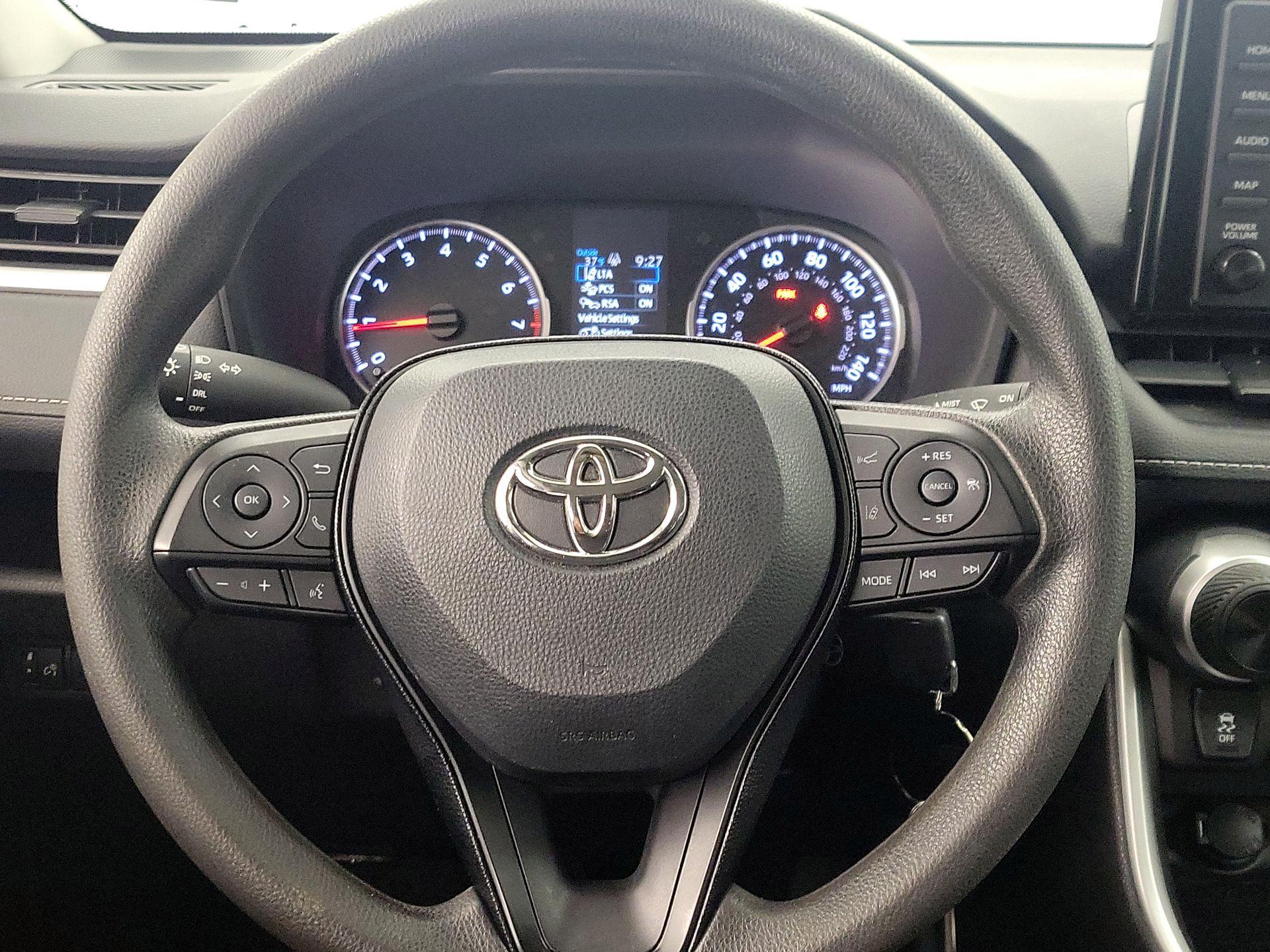 Thumbnail: 2021 Toyota RAV4 - 10