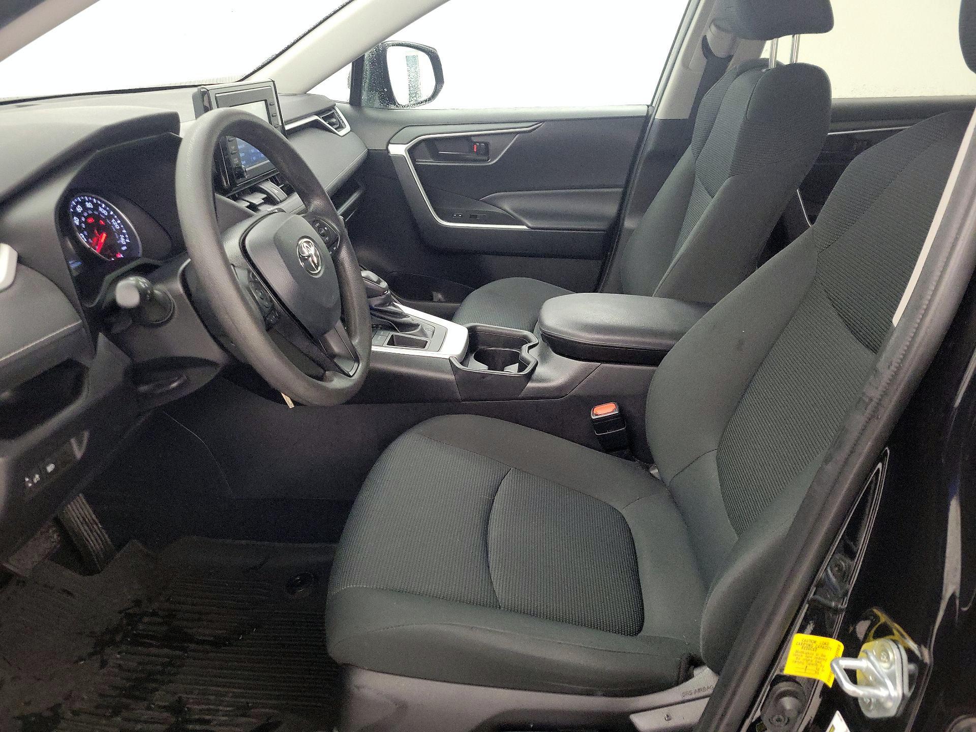 Thumbnail: 2021 Toyota RAV4 - 11