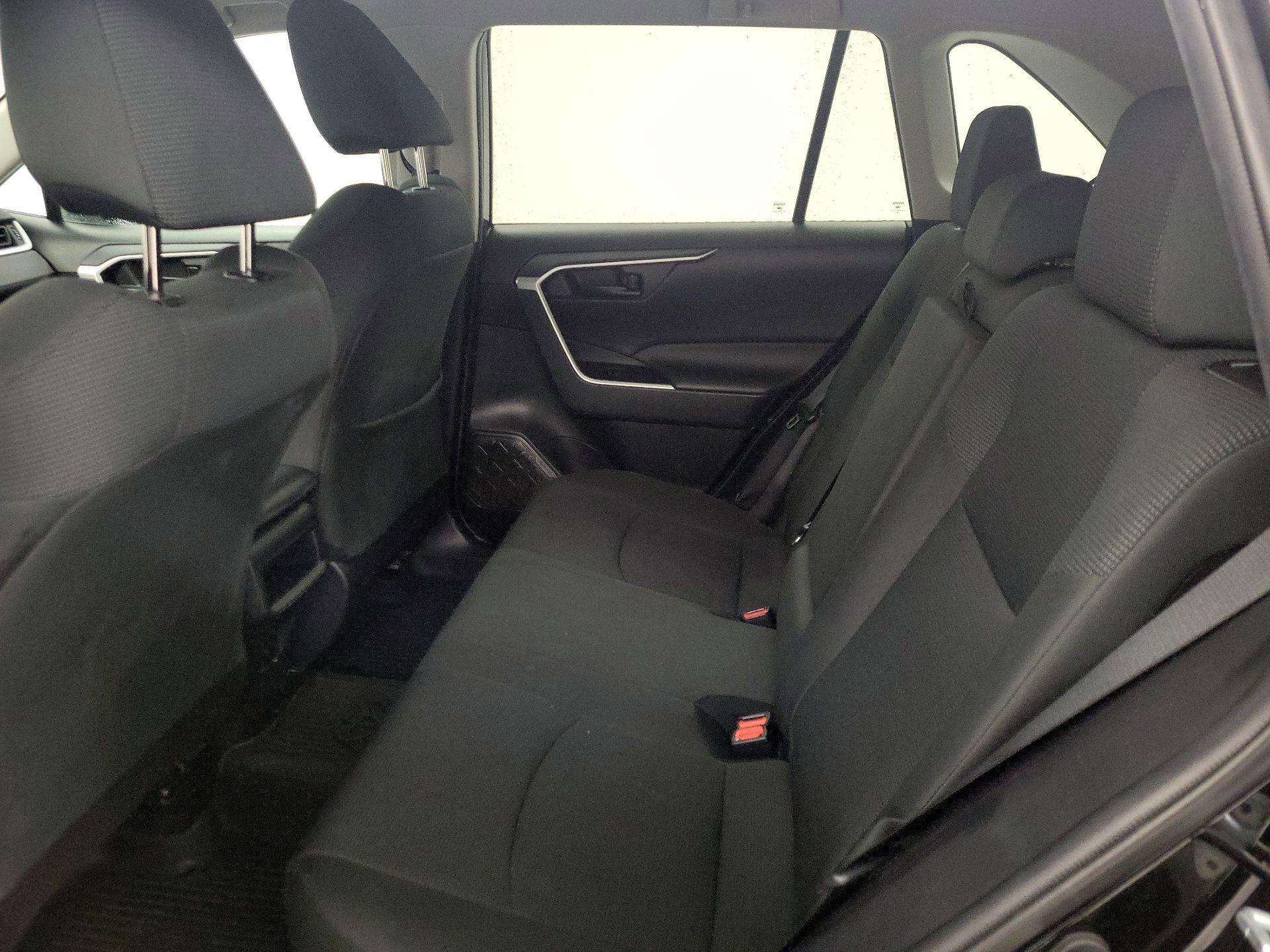 Thumbnail: 2021 Toyota RAV4 - 19