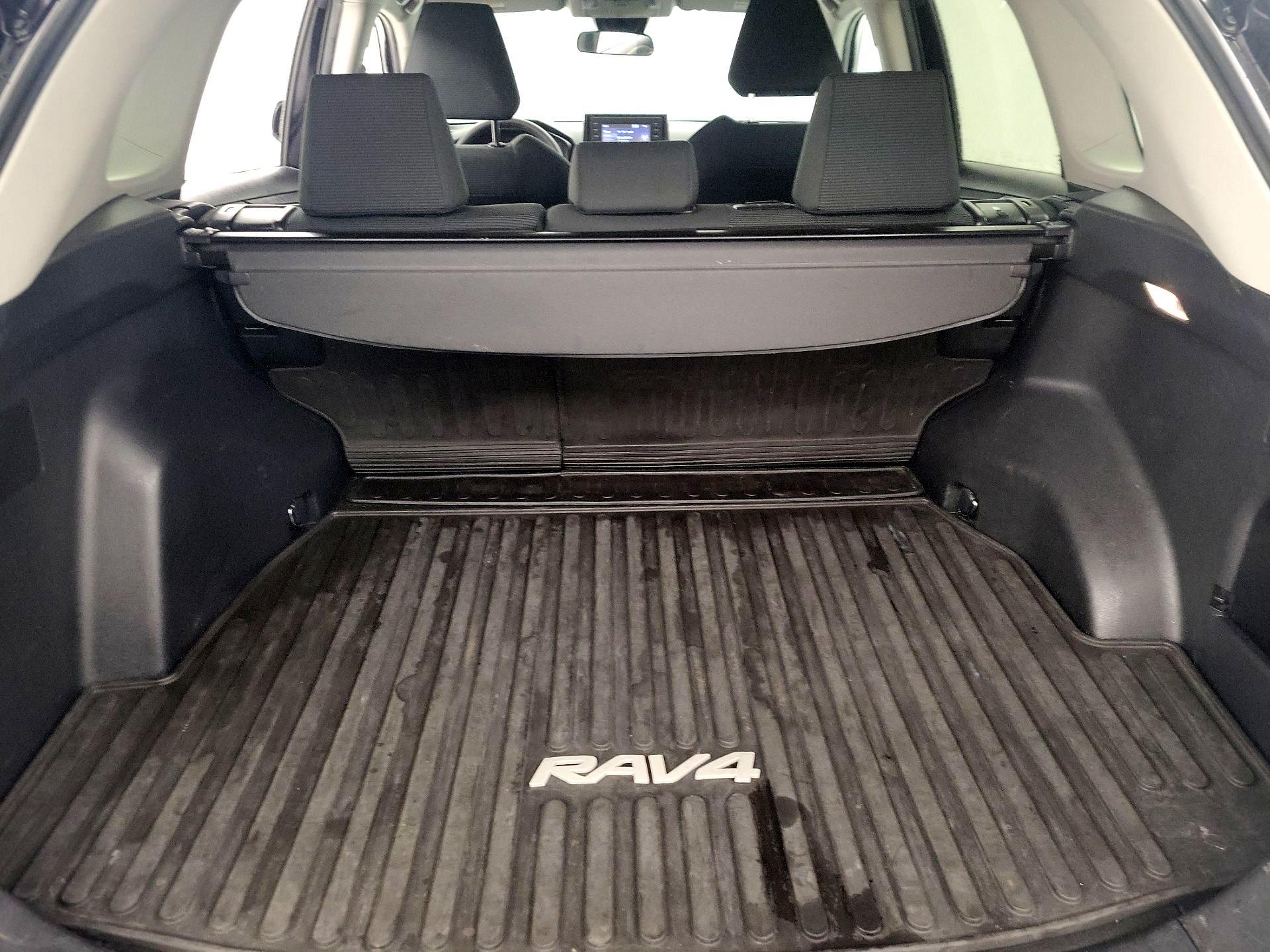 Thumbnail: 2021 Toyota RAV4 - 20