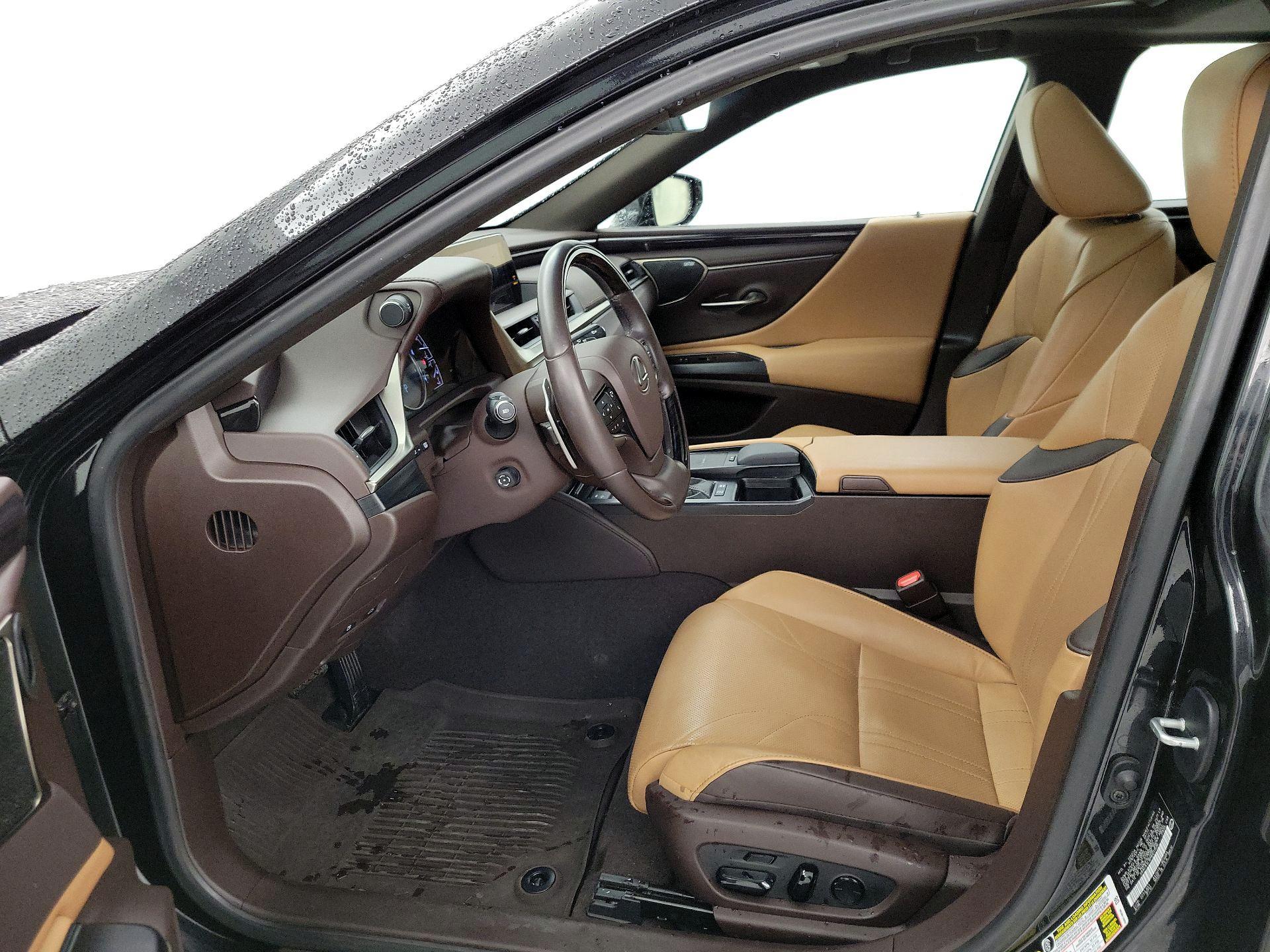 Thumbnail: 2021 Lexus ES - 11