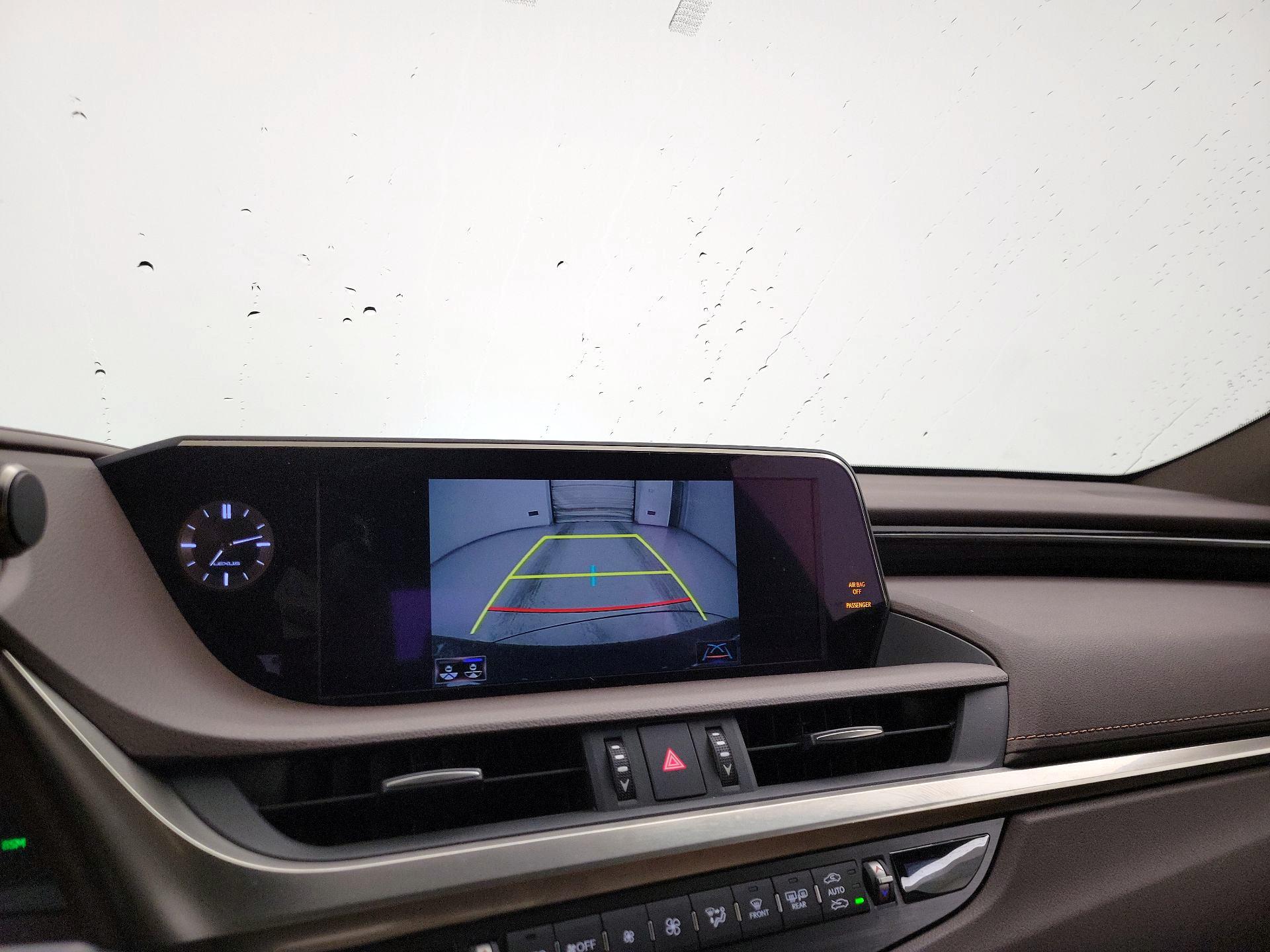 Thumbnail: 2021 Lexus ES - 15