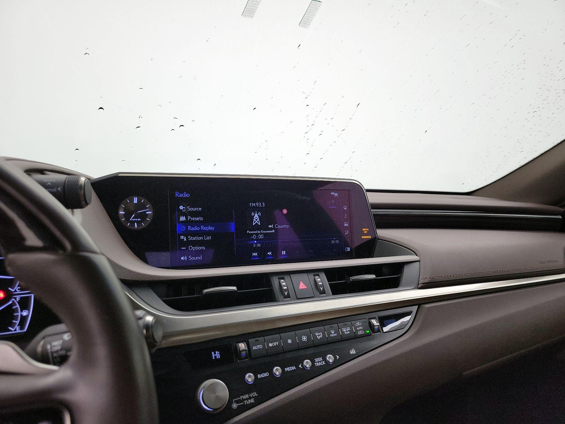 Thumbnail: 2021 Lexus ES - 16