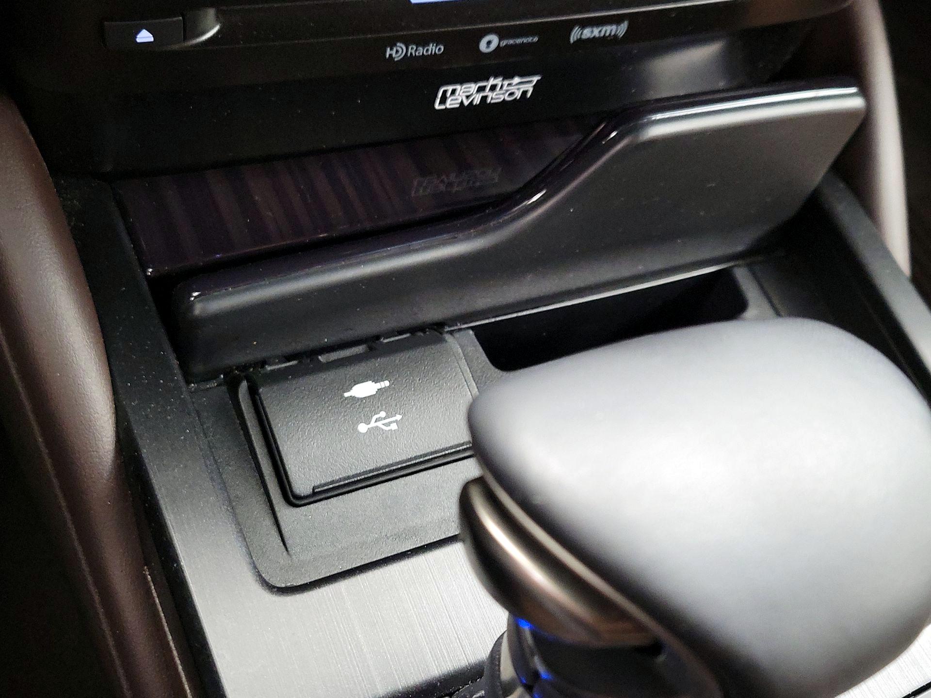 Thumbnail: 2021 Lexus ES - 19