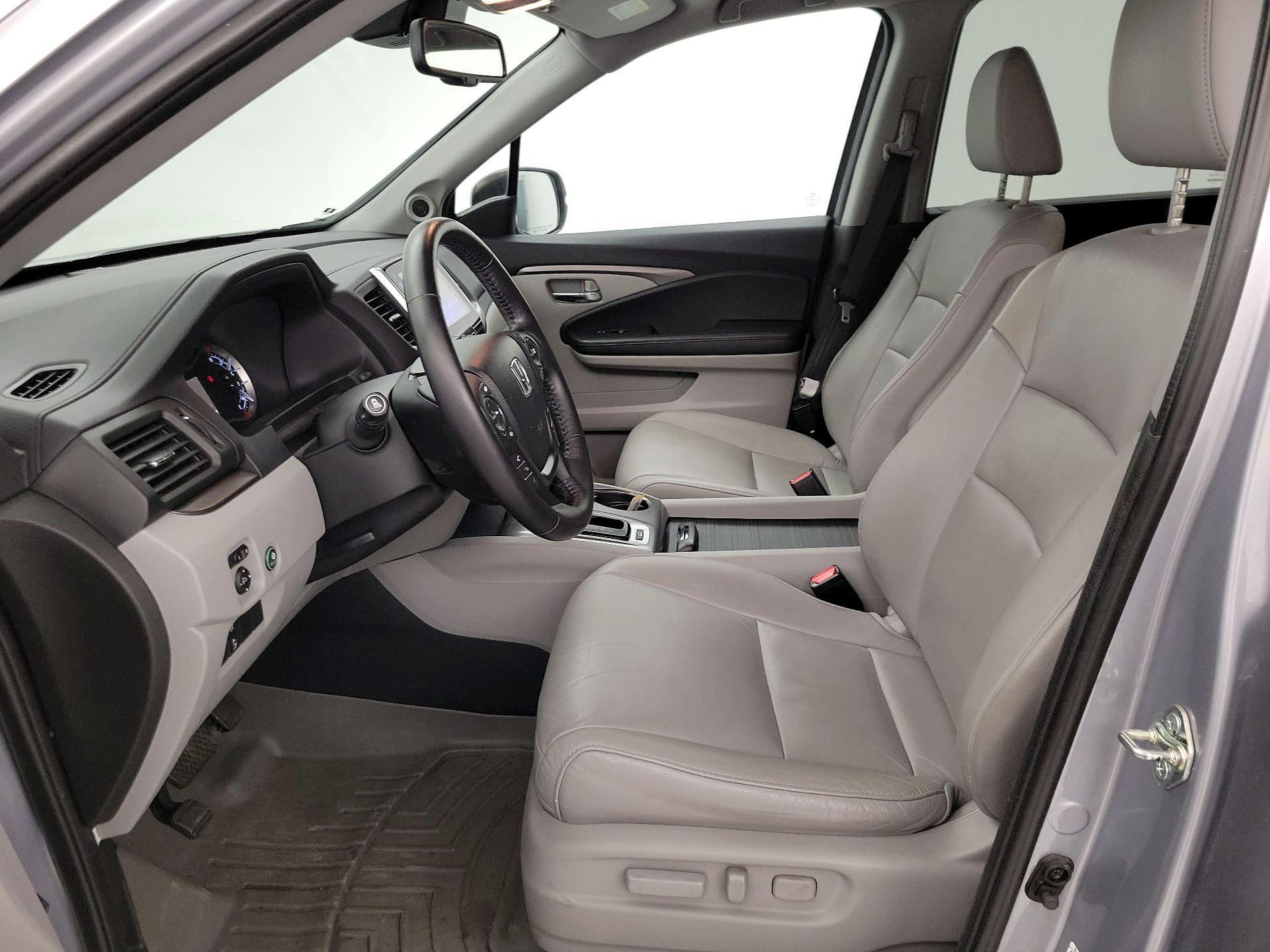 Thumbnail: 2016 Honda Pilot - 11