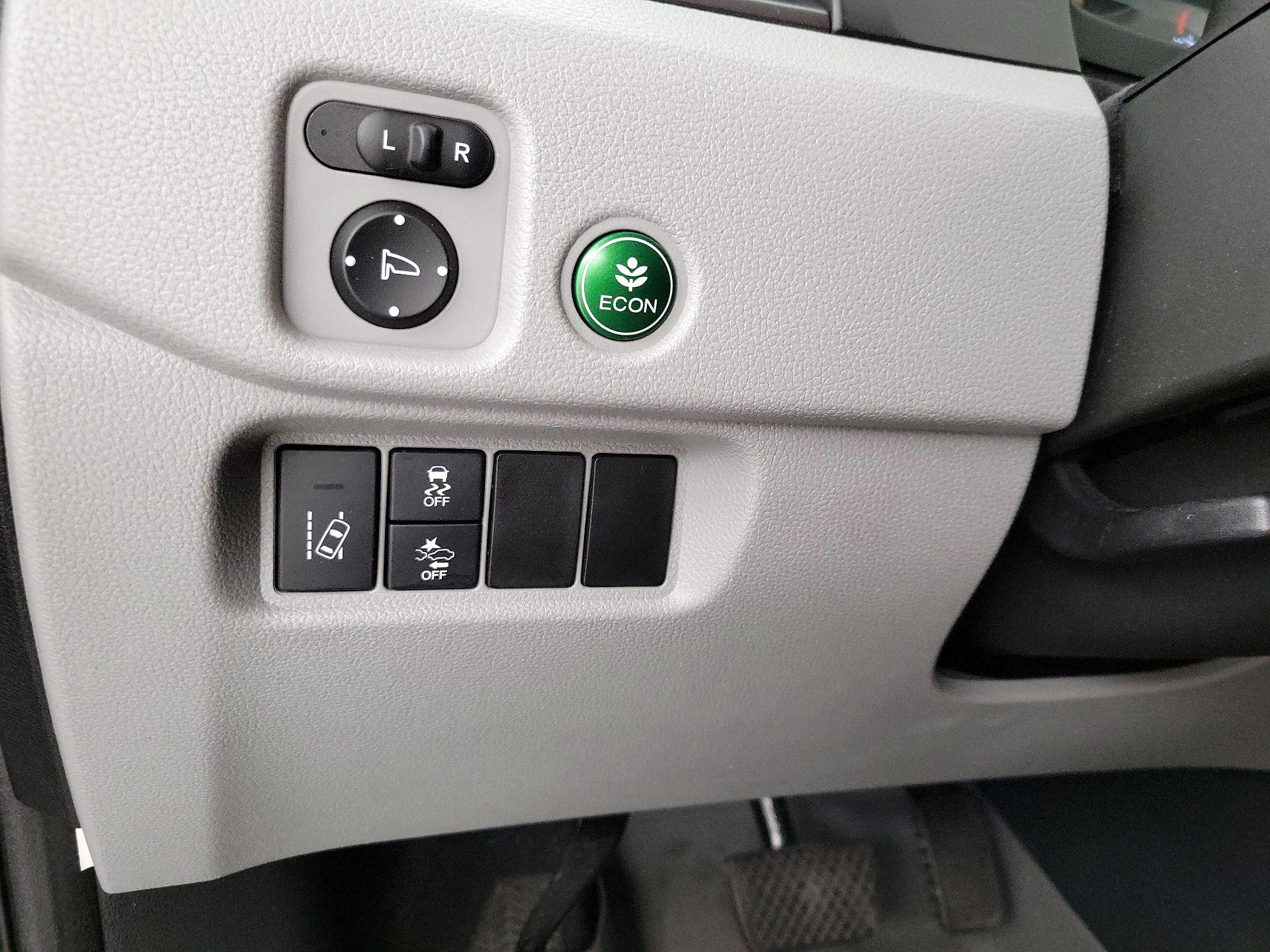 Thumbnail: 2016 Honda Pilot - 13