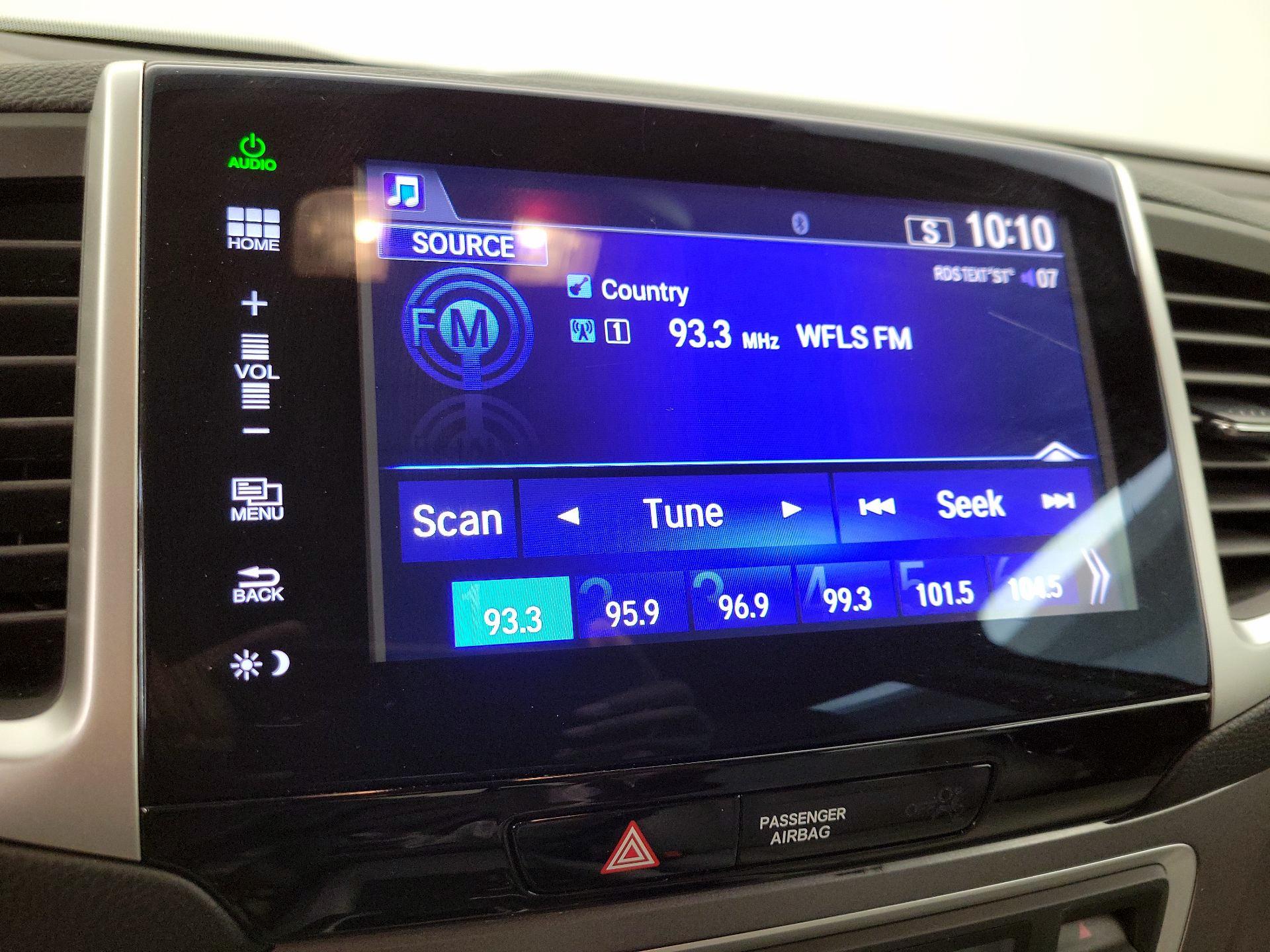 Thumbnail: 2016 Honda Pilot - 15