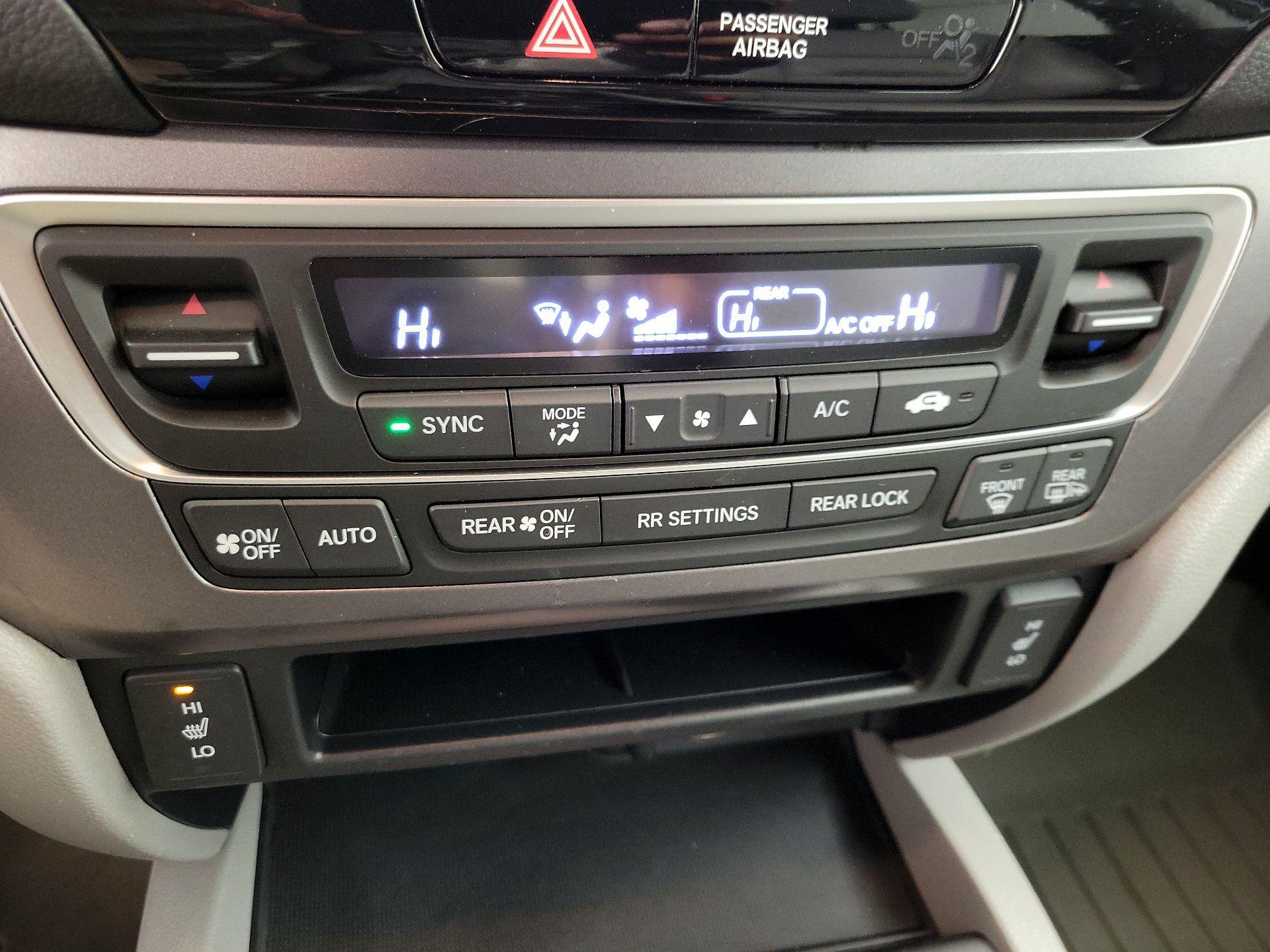 Thumbnail: 2016 Honda Pilot - 16