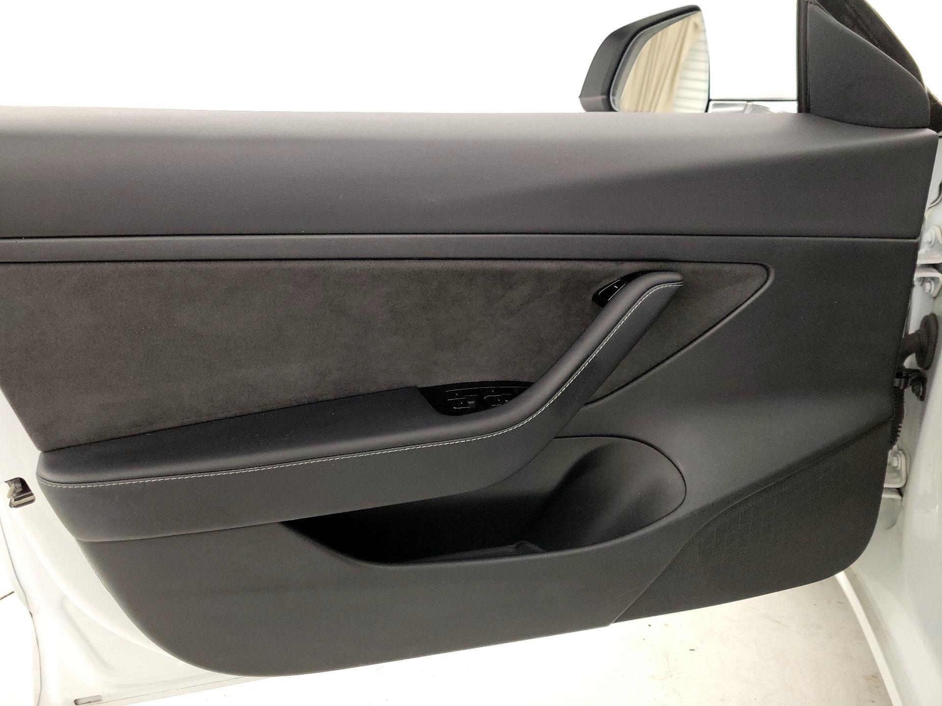 Thumbnail: 2020 Tesla Model 3 - 12