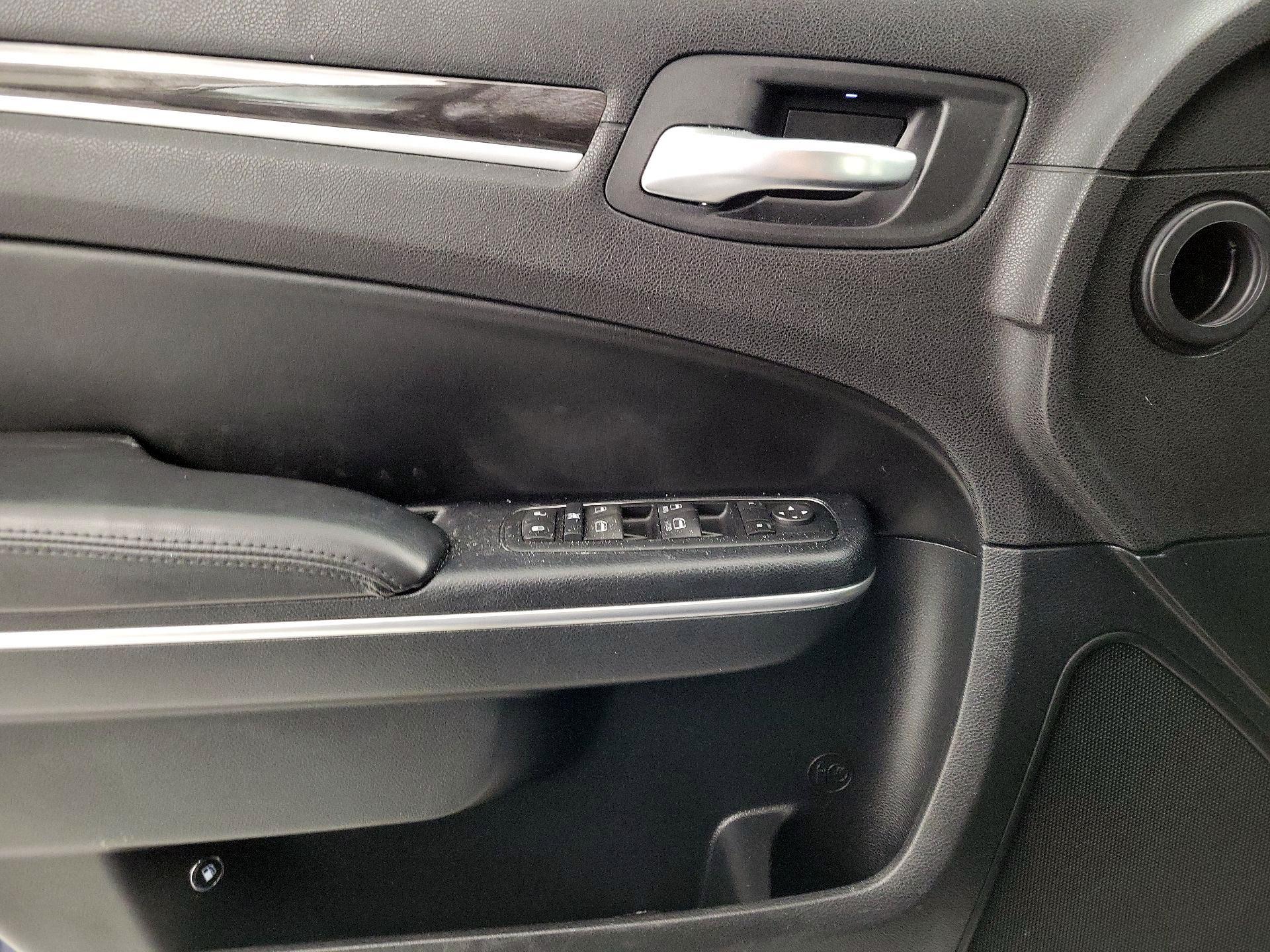 Thumbnail: 2015 Chrysler 300 - 12