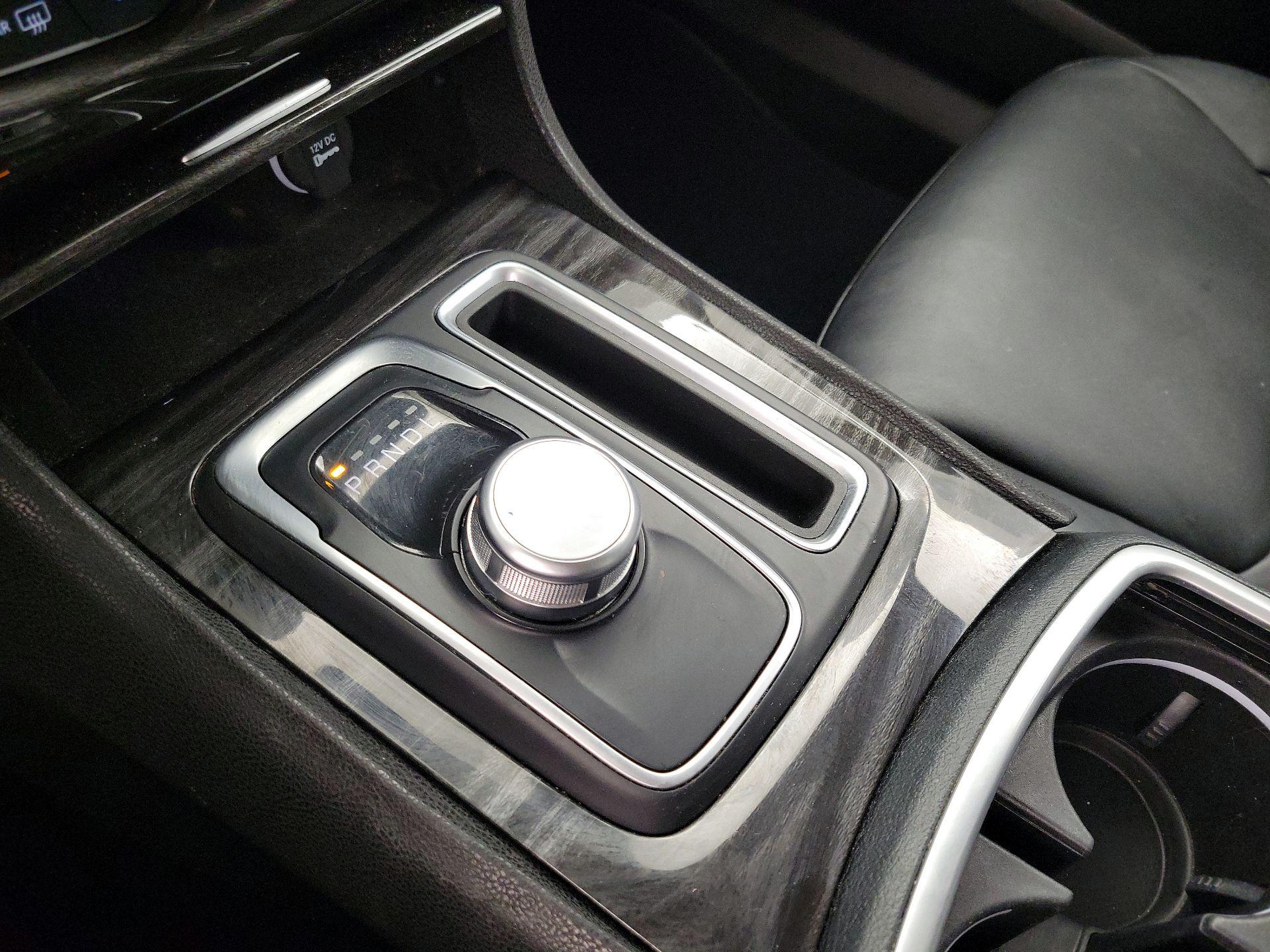 Thumbnail: 2015 Chrysler 300 - 18