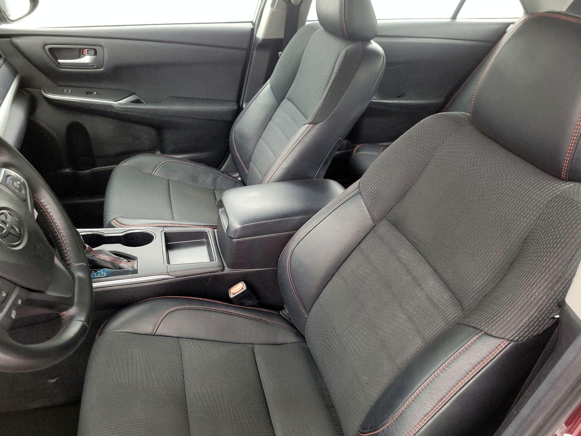 Thumbnail: 2016 Toyota Camry - 11