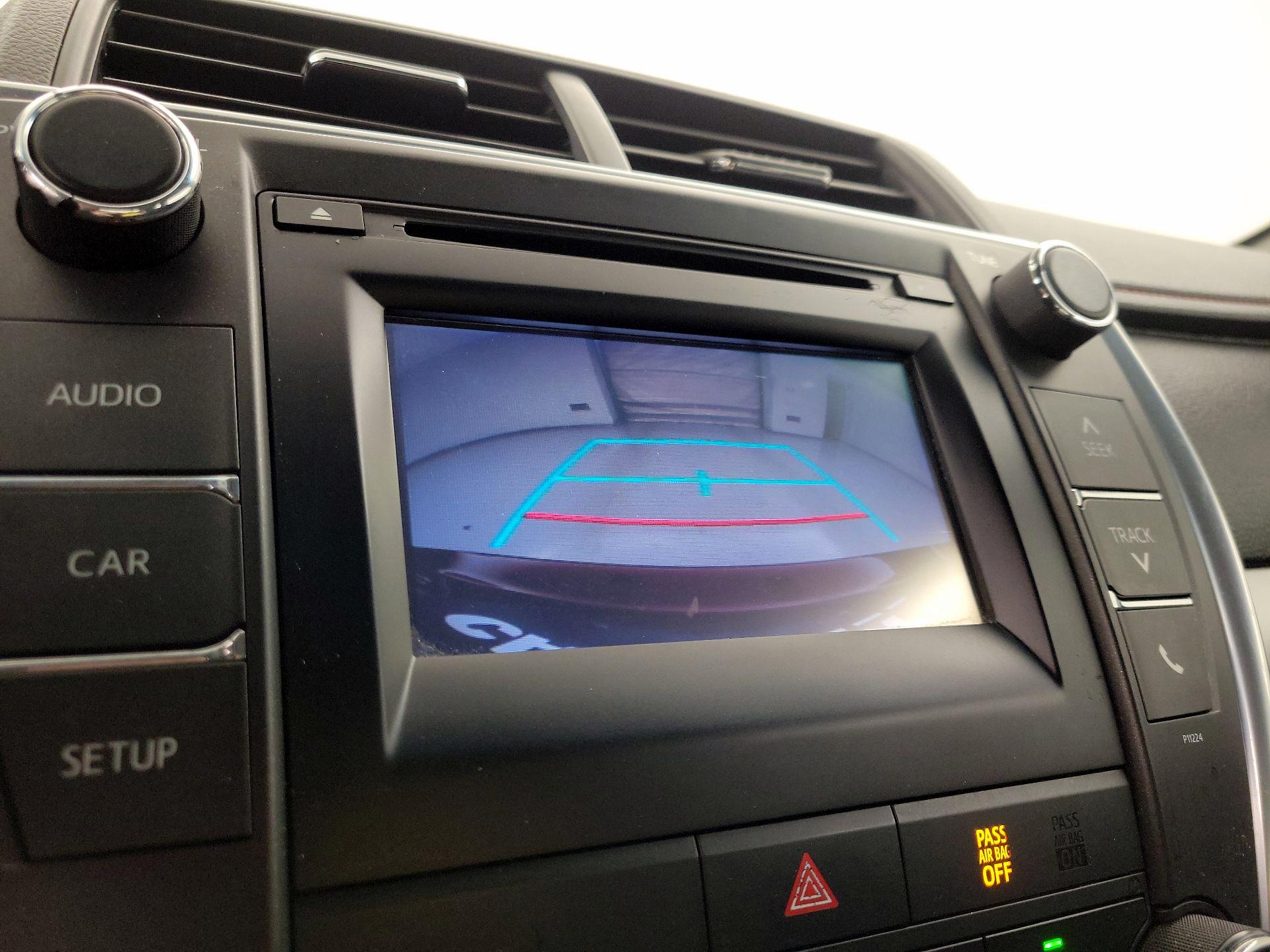 Thumbnail: 2016 Toyota Camry - 14