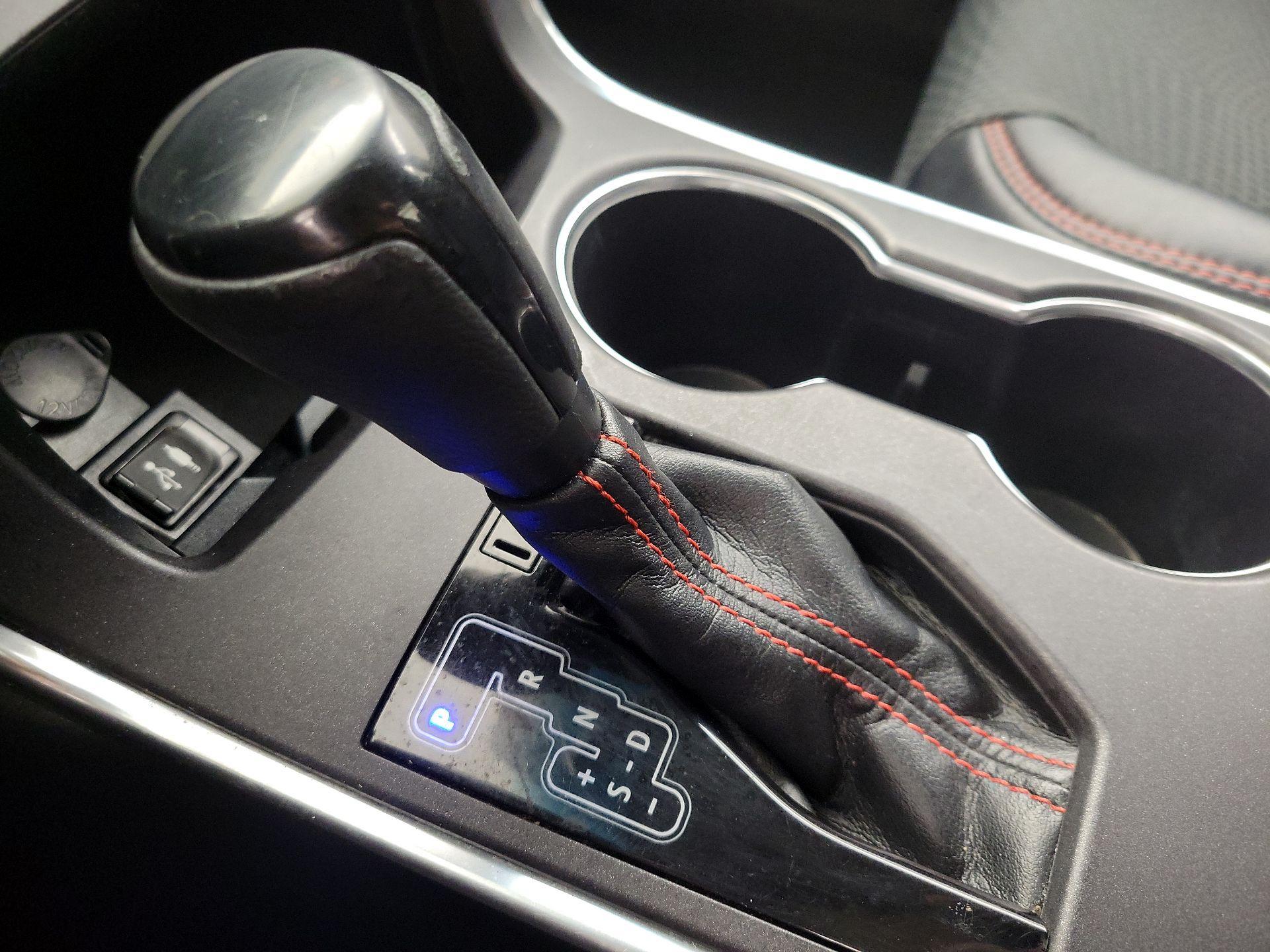 Thumbnail: 2016 Toyota Camry - 17