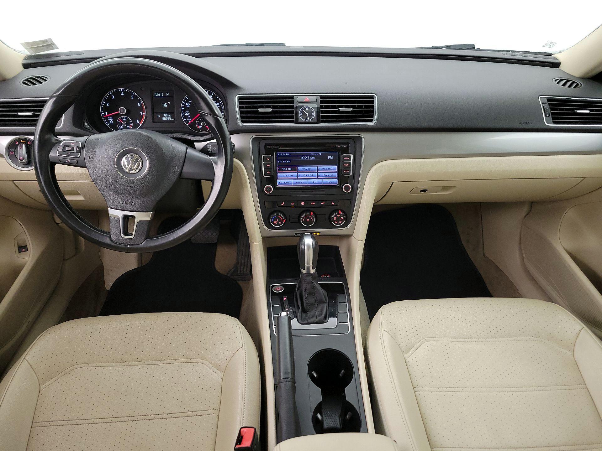 Thumbnail: 2015 Volkswagen Passat - 9