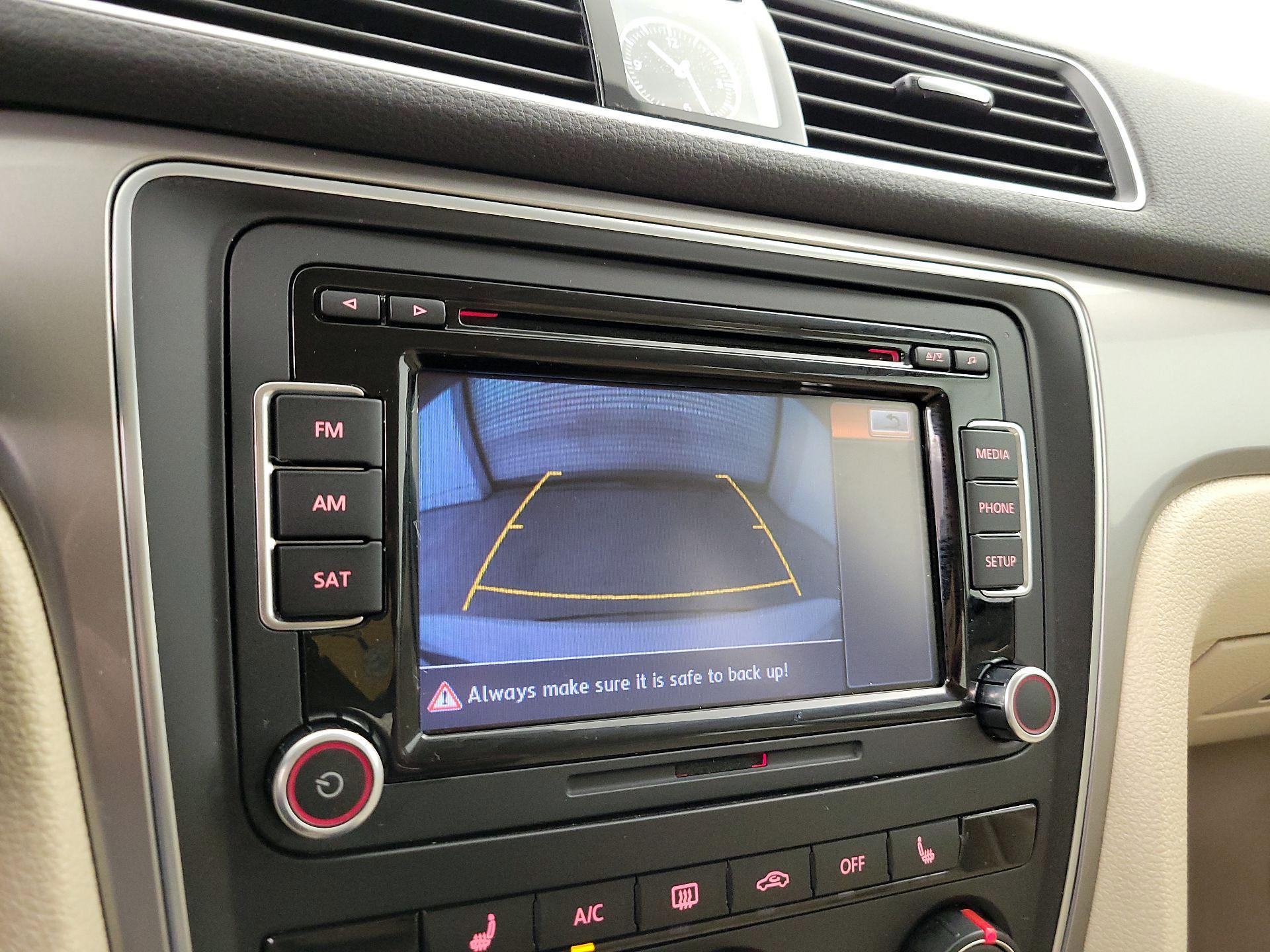 Thumbnail: 2015 Volkswagen Passat - 14