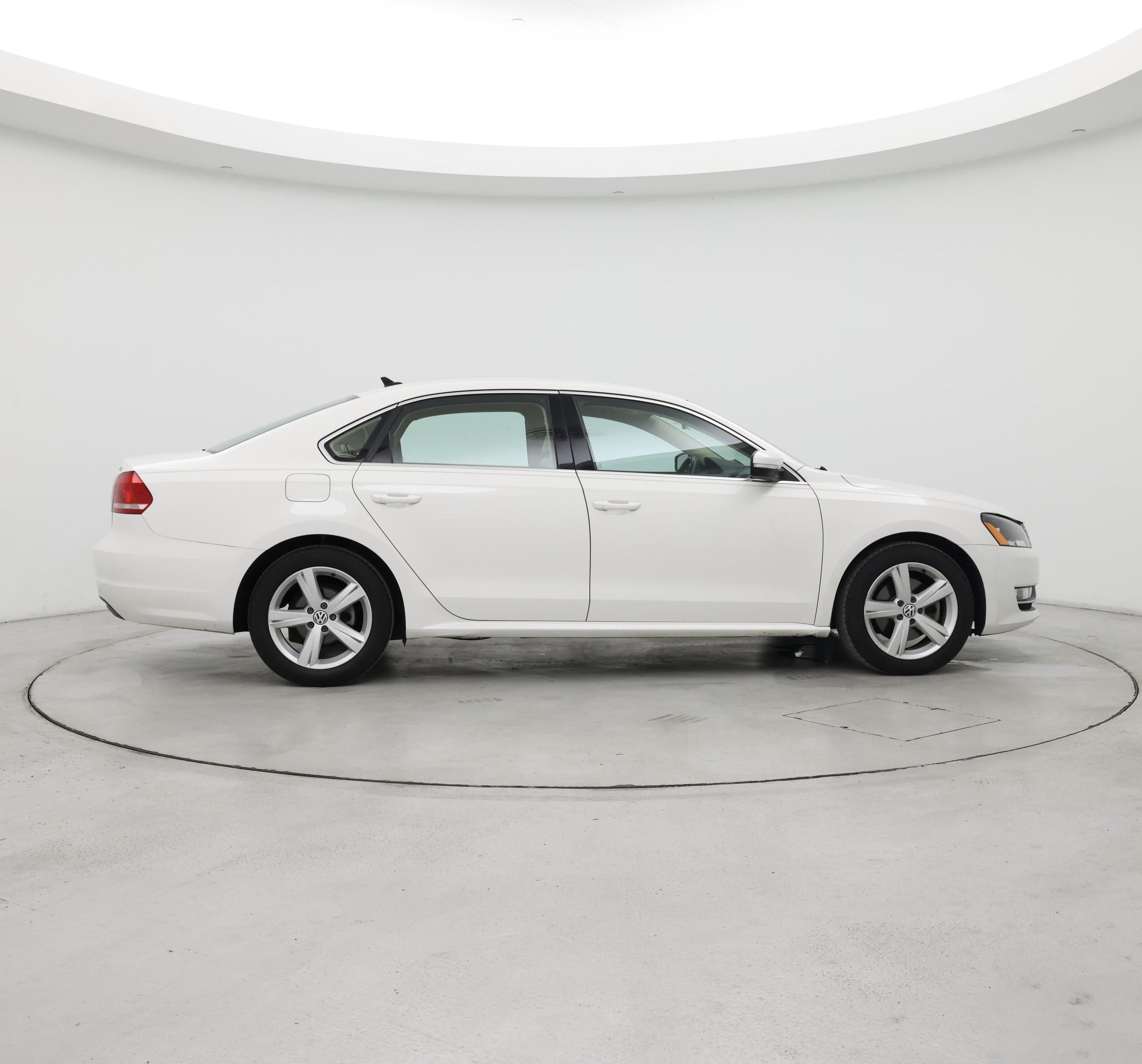 Thumbnail: 2015 Volkswagen Passat - 7