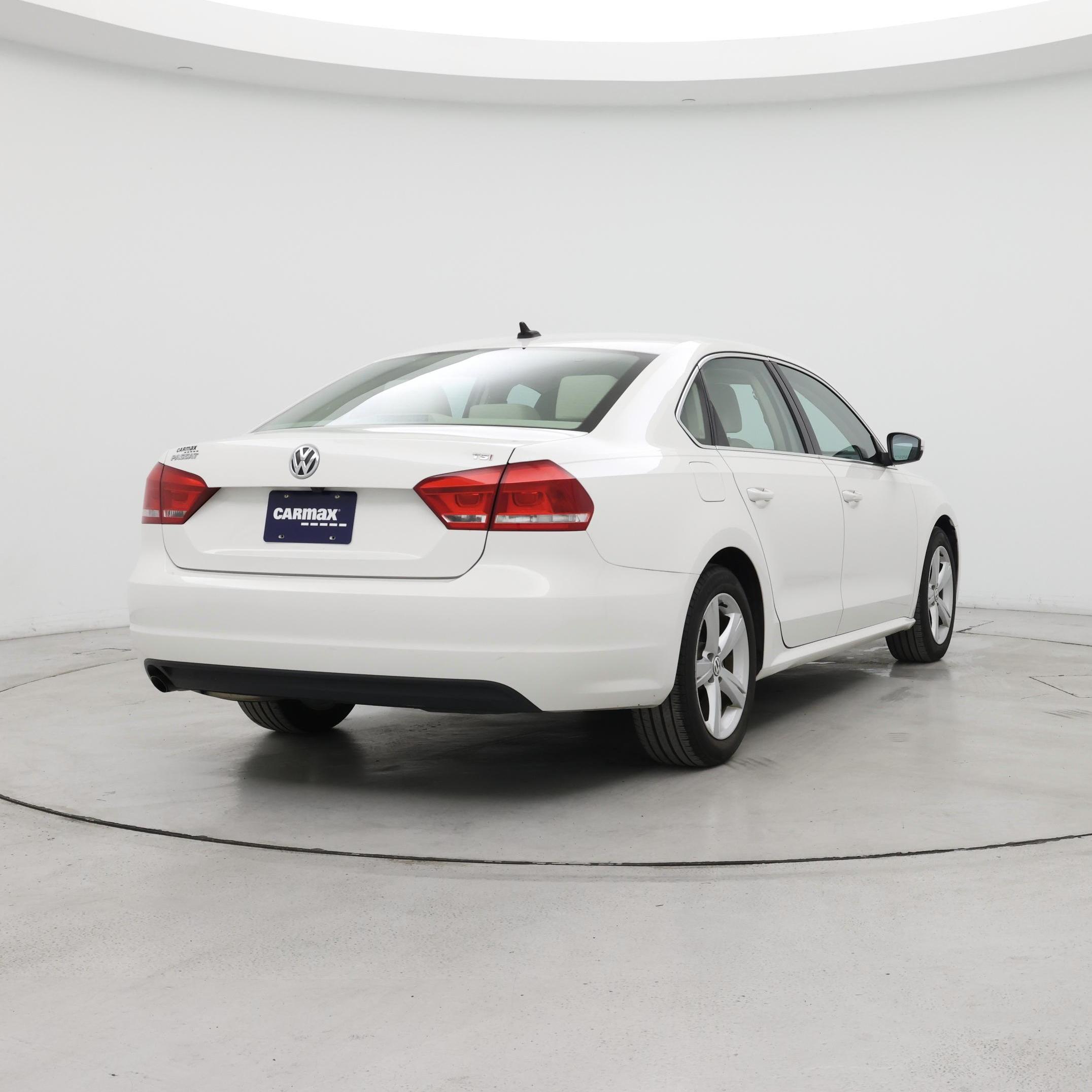 Thumbnail: 2015 Volkswagen Passat - 8