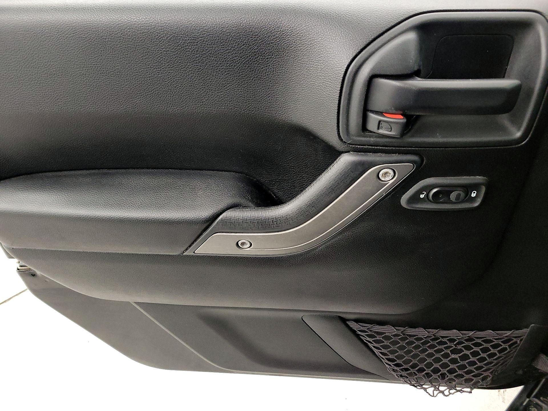 Thumbnail: 2018 Jeep Wrangler - 12