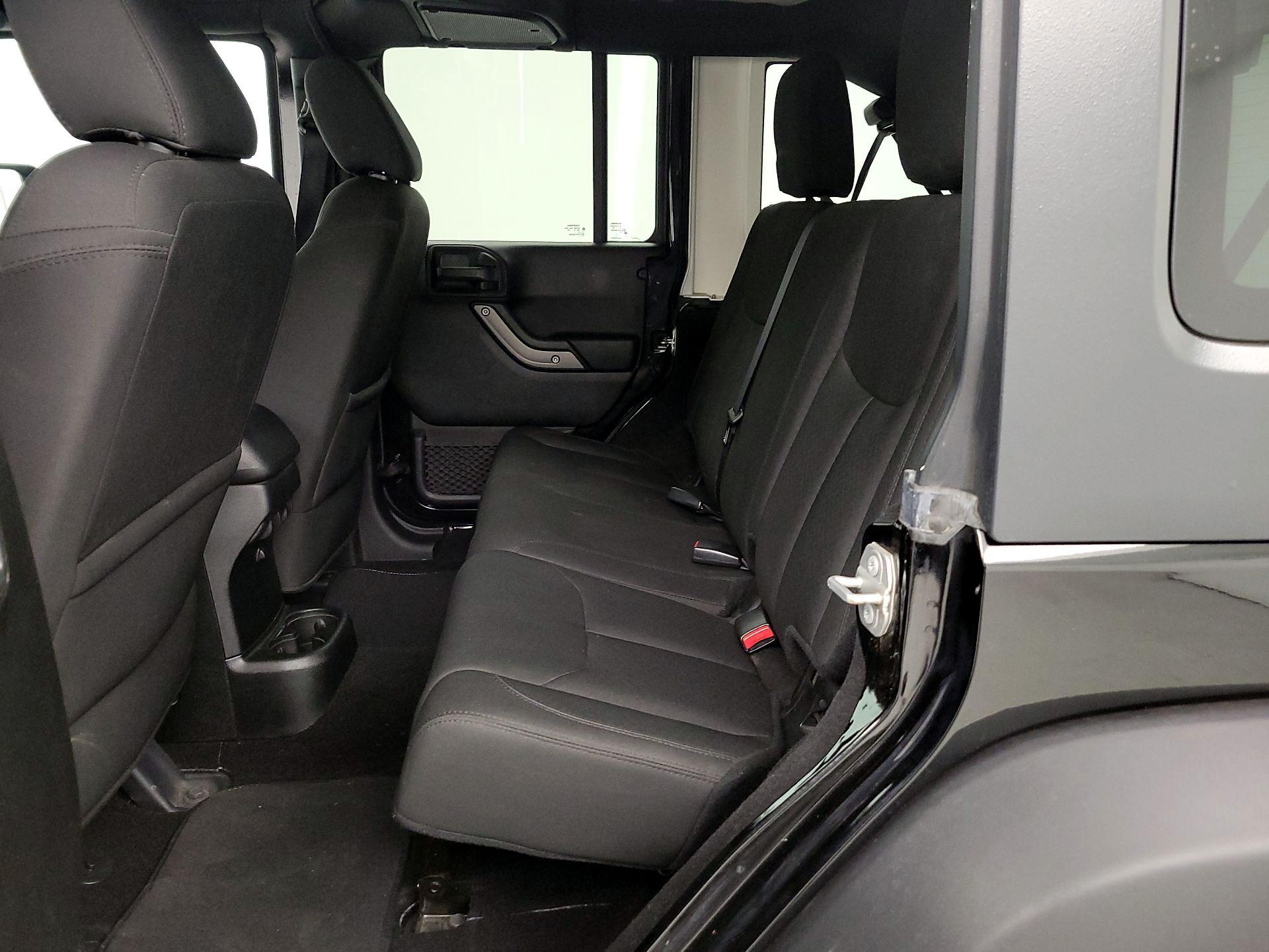 Thumbnail: 2018 Jeep Wrangler - 17