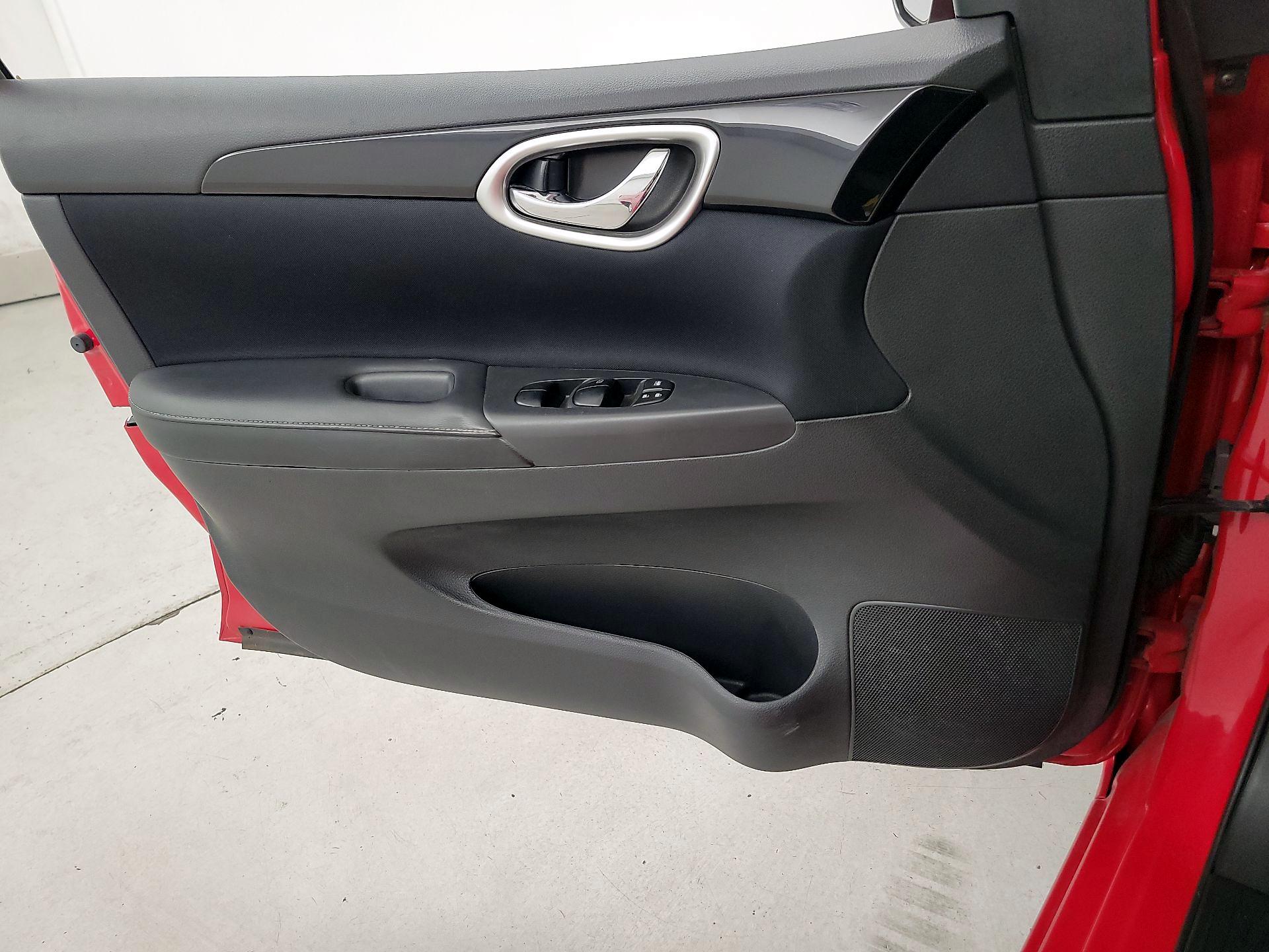 Thumbnail: 2018 Nissan Sentra - 12