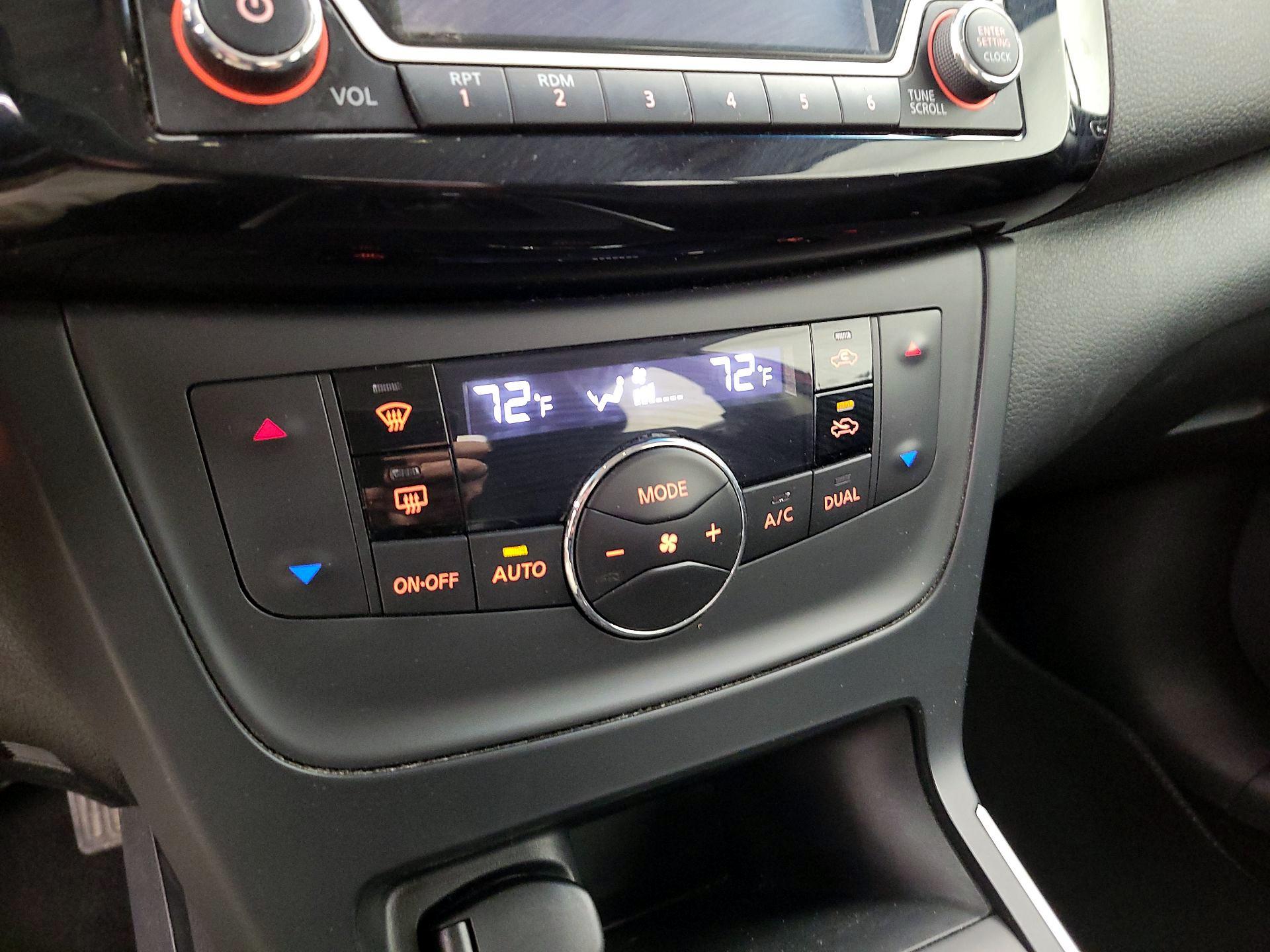 Thumbnail: 2018 Nissan Sentra - 16