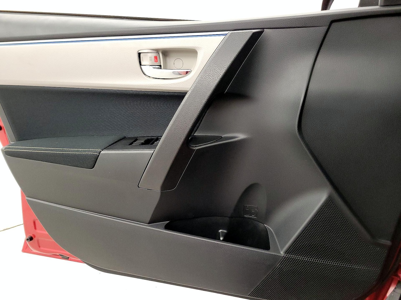 2016 Toyota Corolla LE Plus - Photo 13